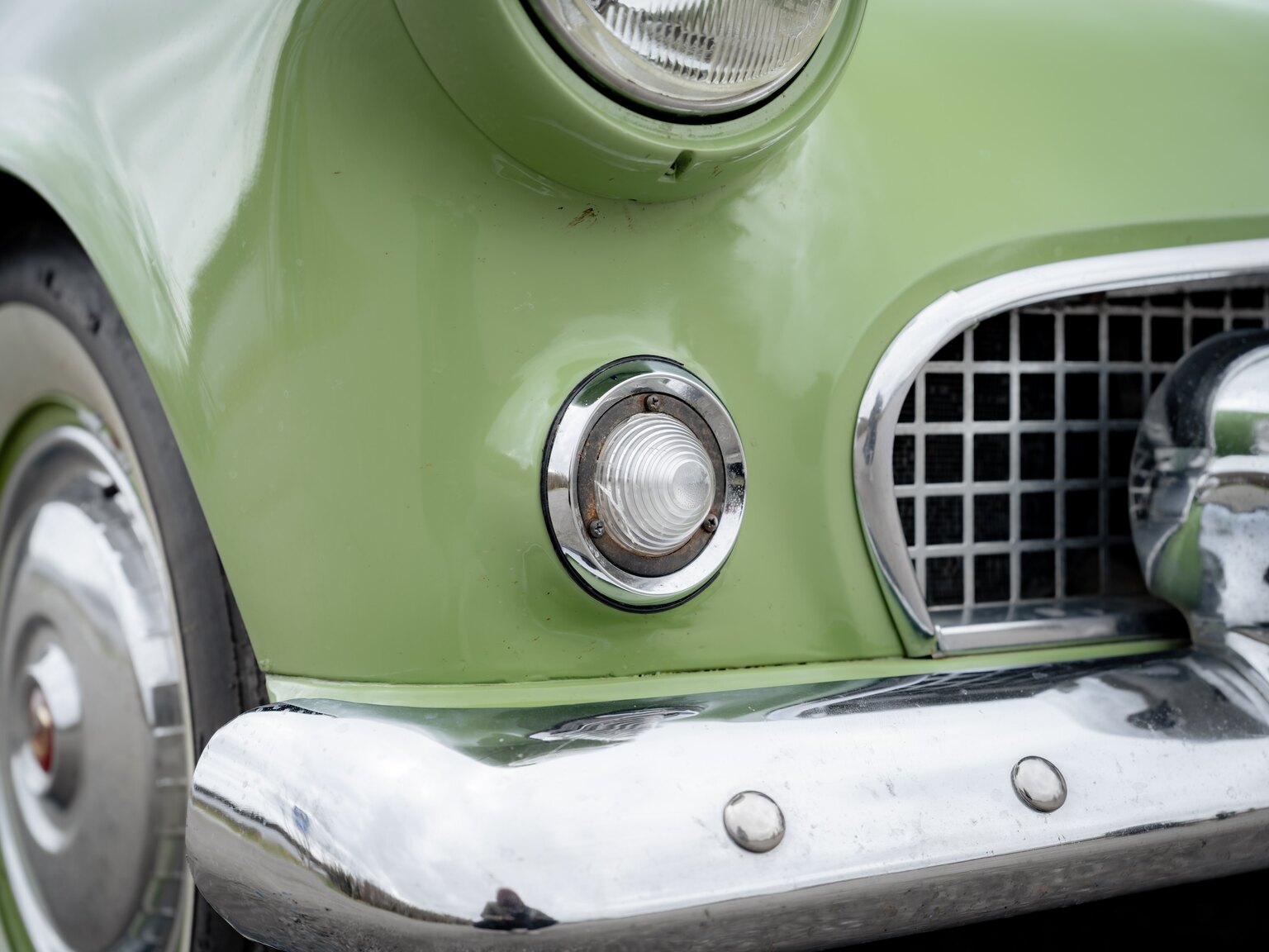 Exteriörbild på 1956 Ford Thunderbird (101)