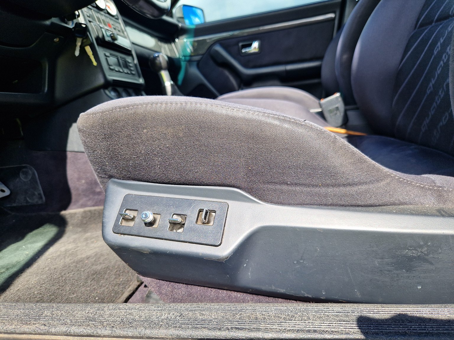 Innenraumfoto von 1993 Audi S2 Avant 2.2 quattro
