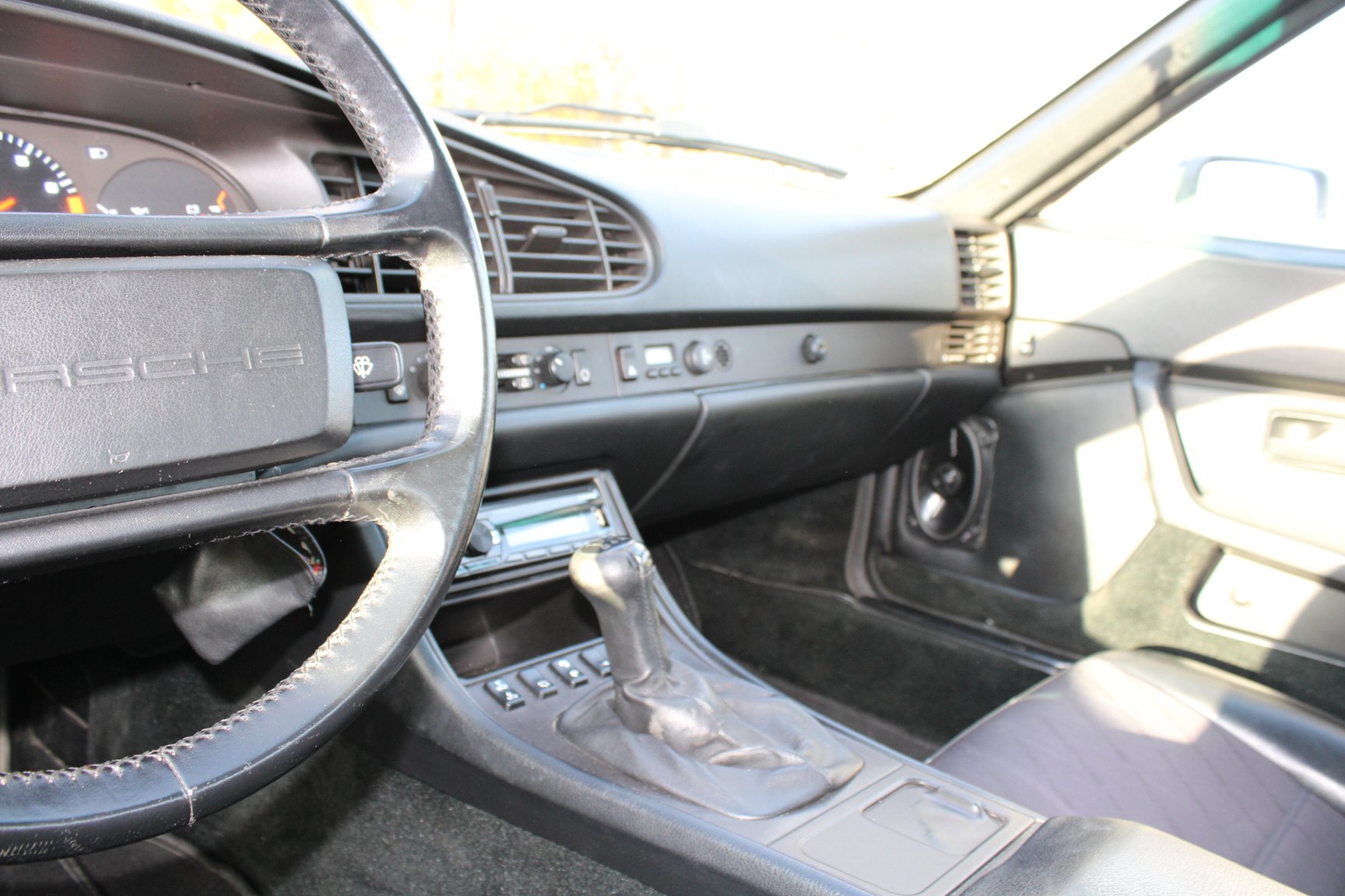 Innenraumfoto von 1991 PORSCHE 944 S2