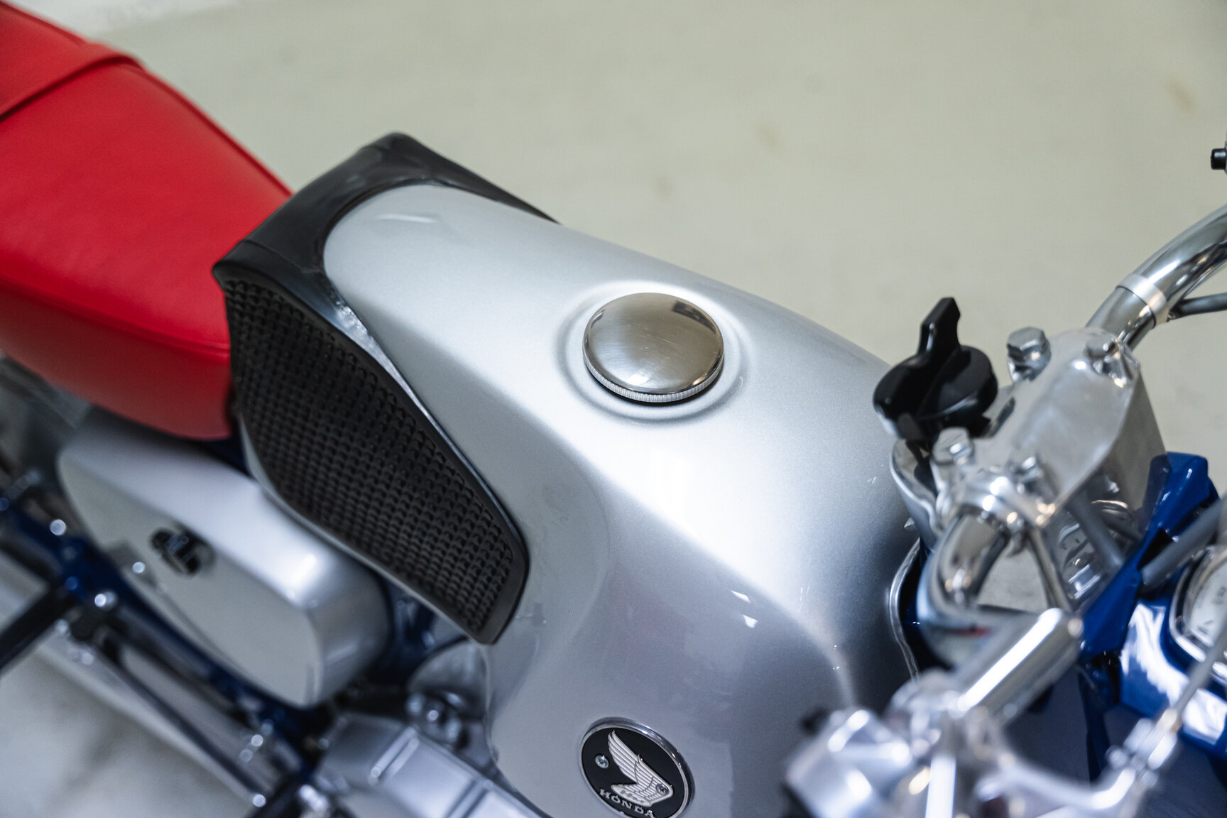 Exterior image of 1964 Honda CB92