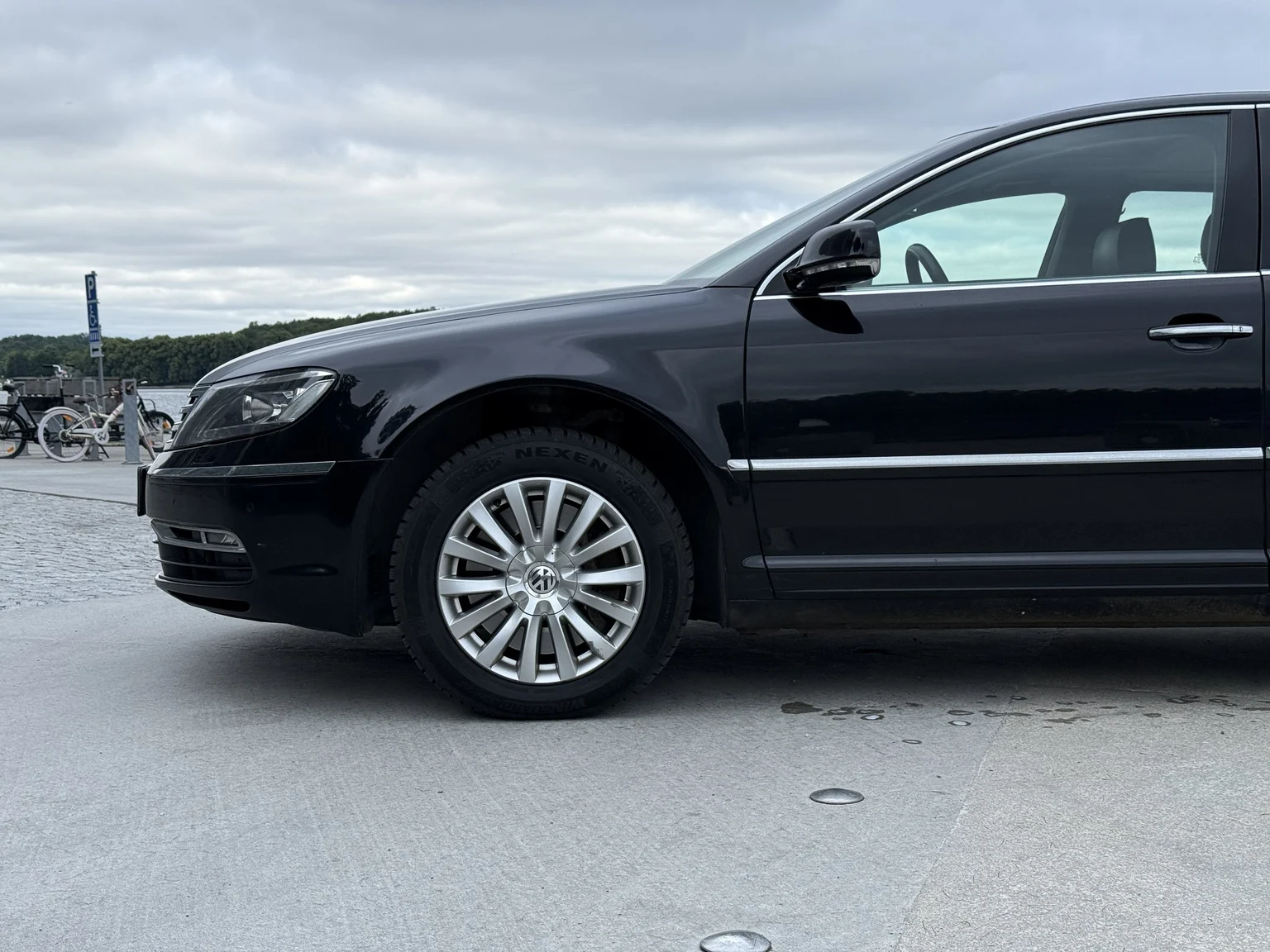 Exteriörbild på 2013 Volkswagen Phaeton 3.0 TDI (5)