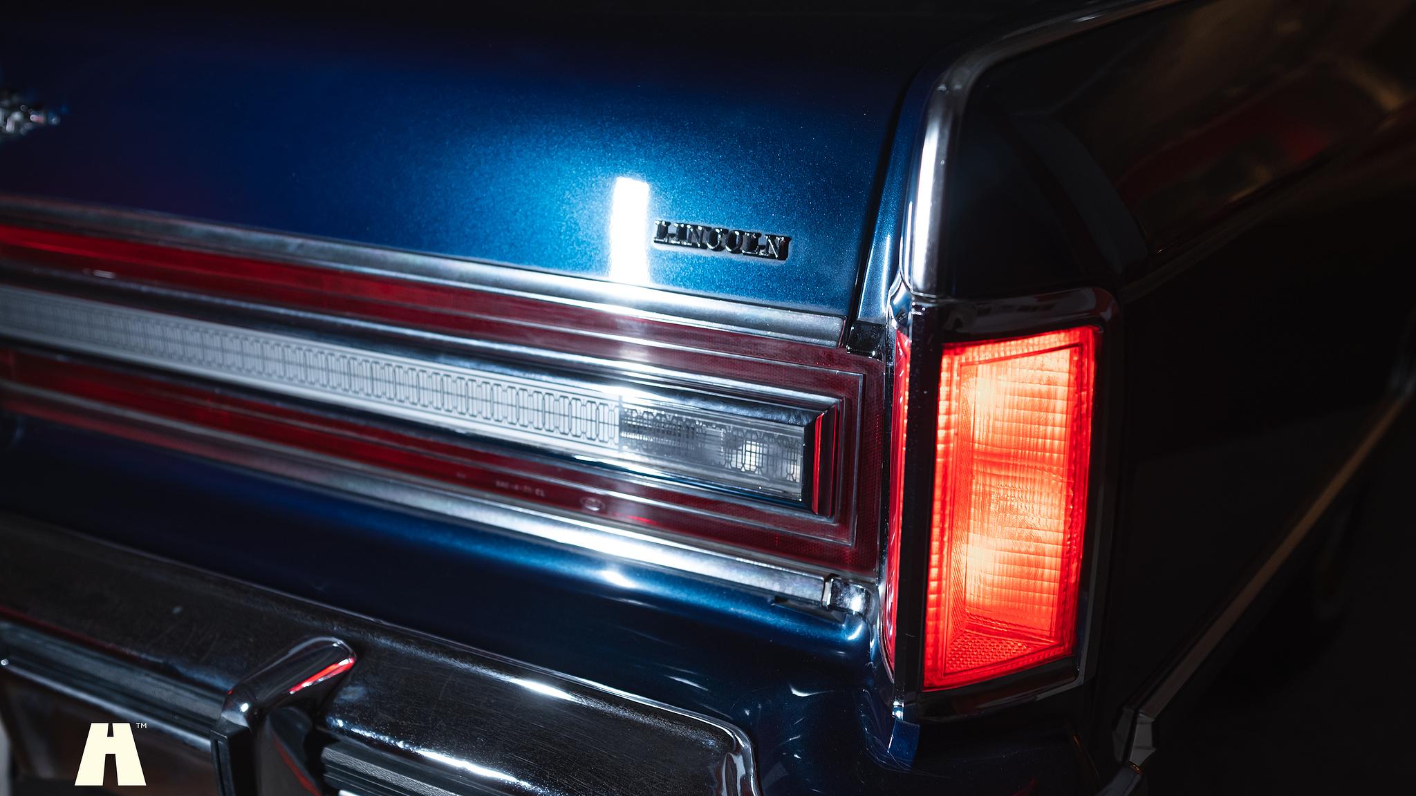 Exteriörbild på 1979 Lincoln Continental (16)