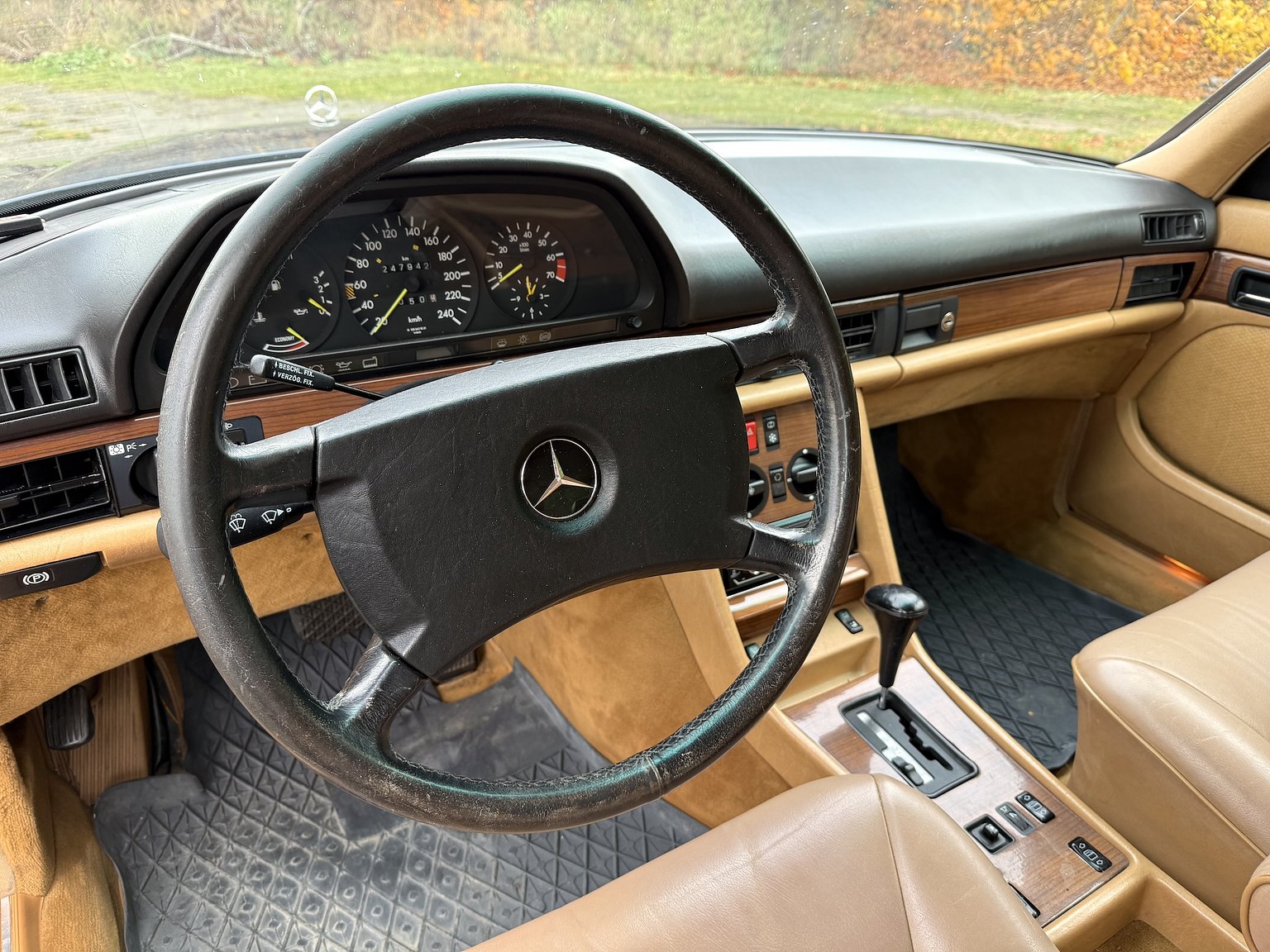 Interiörbild 1987 Mercedes-Benz 300 SE
