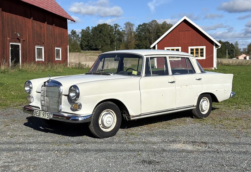 1967 Mercedes-Benz 200 BES975