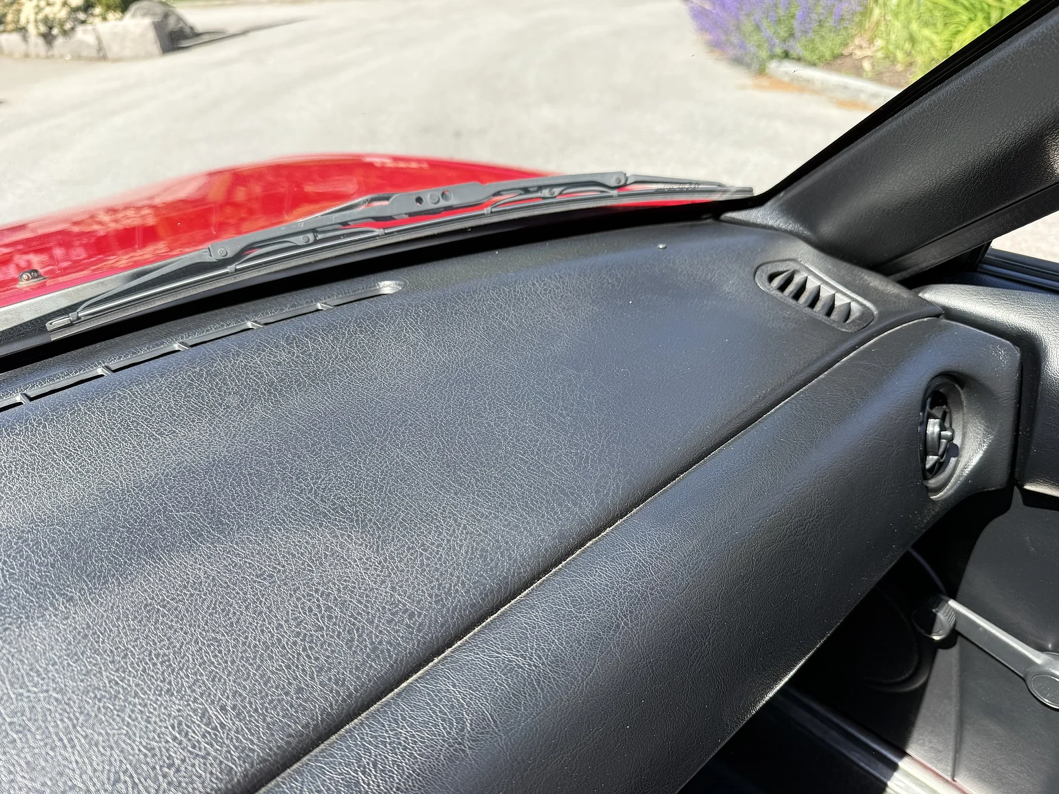 Interior image of 1991 Mazda MX-5 Miata (26)