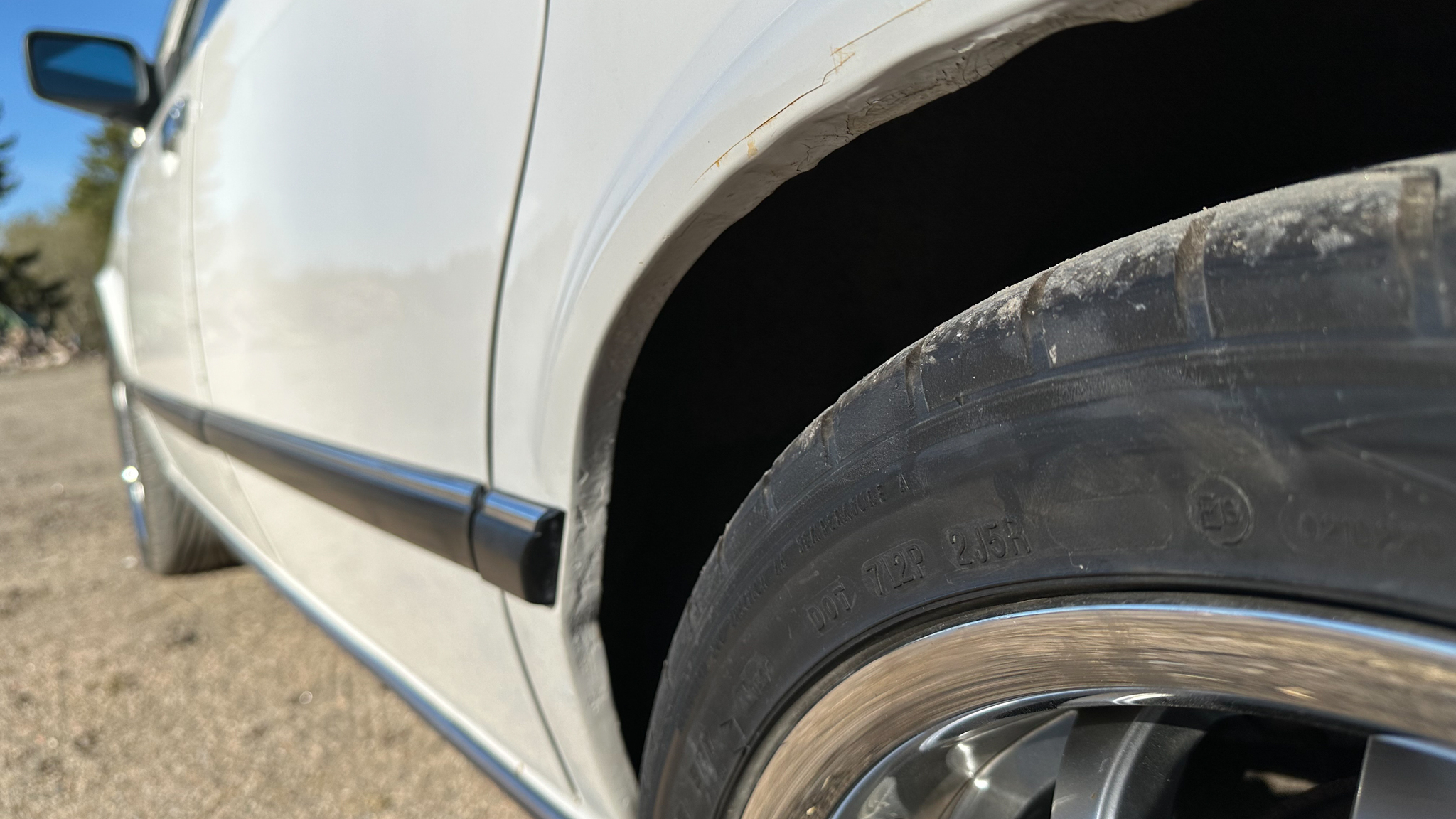 Exteriörbild på 1984 BMW 745i Executive Automat