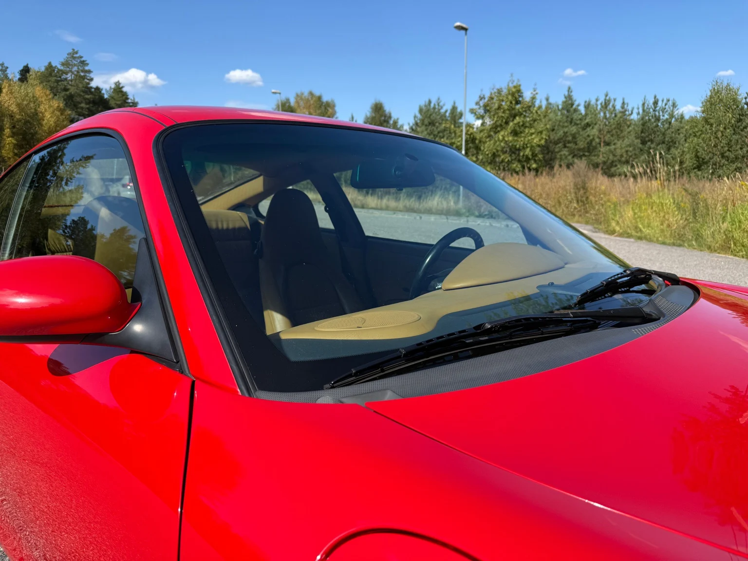 Exterior image of 1998 Porsche 911 Carrera (37)
