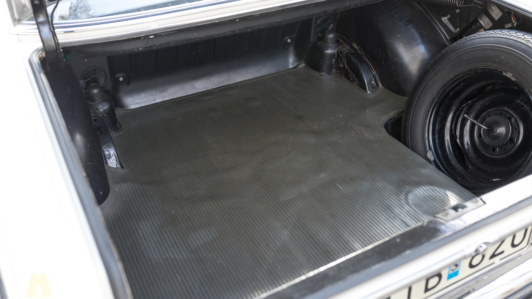 Interior image of 1970 Mercedes 250 CE
