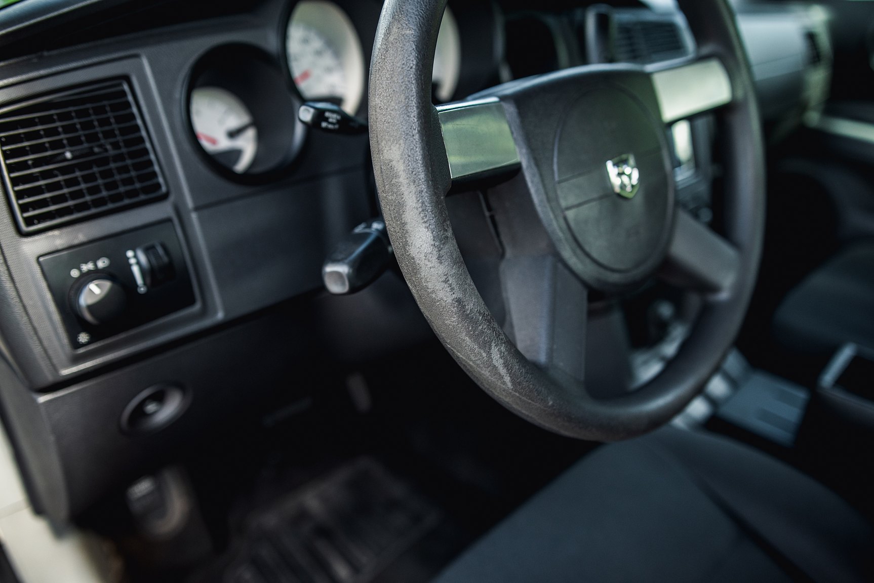 Interior image of 2007 Dodge Charger 5.7 V8 HEMI 