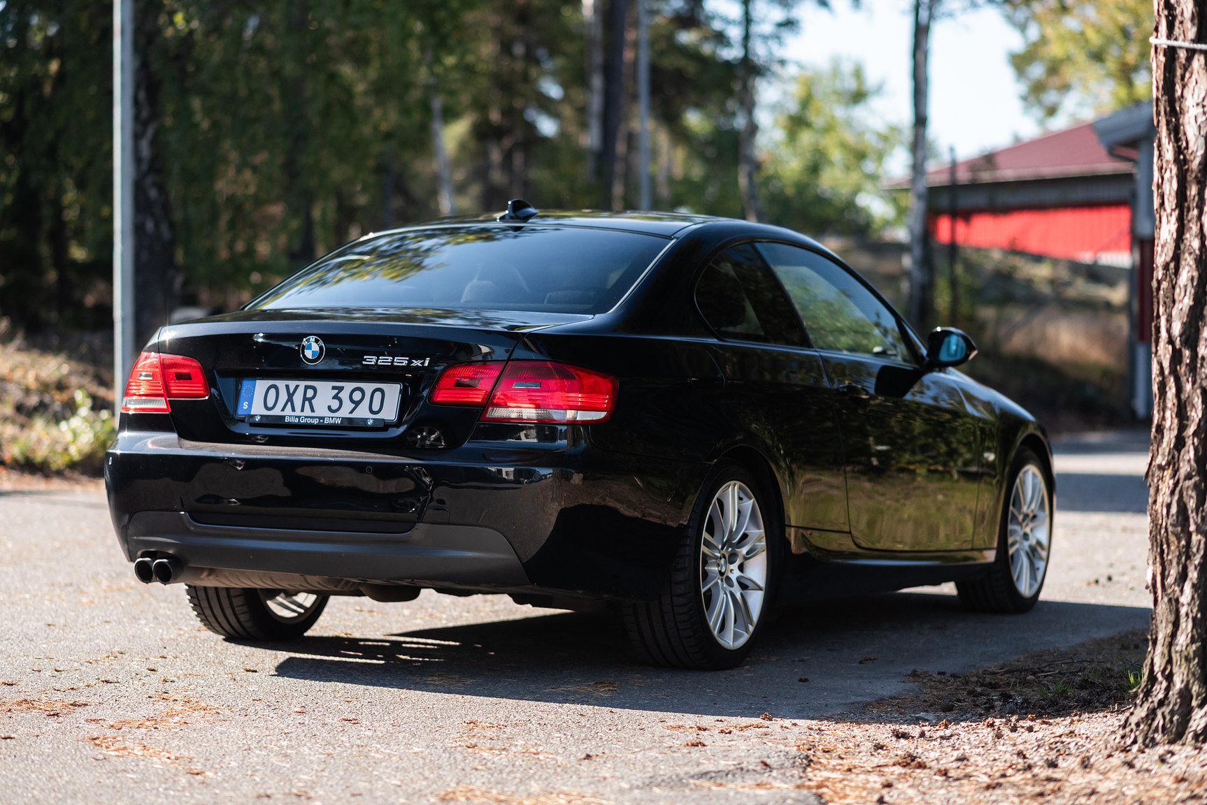 Exterior image of 2009 BMW 325Xi