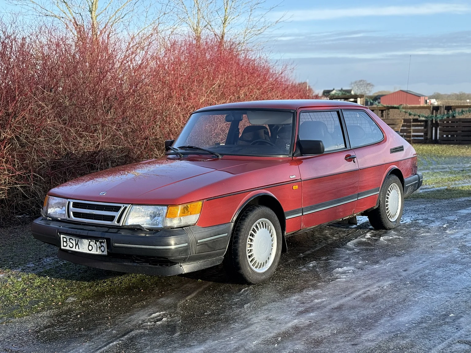 Exterior image of 1991 SAAB 900S Turbo 2-door (7)