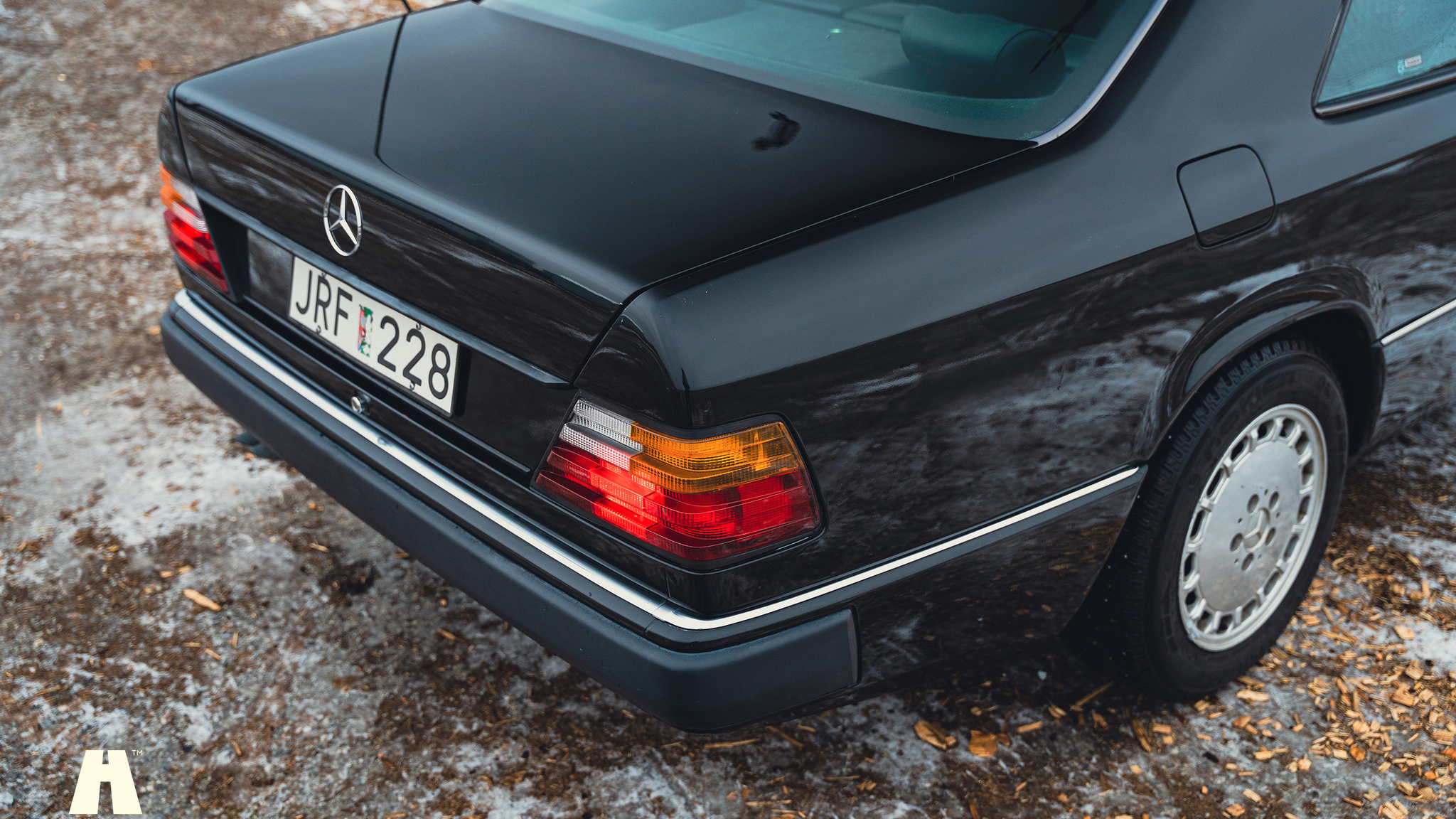 Exteriörbild på 1990 Mercedes 300 CE-24