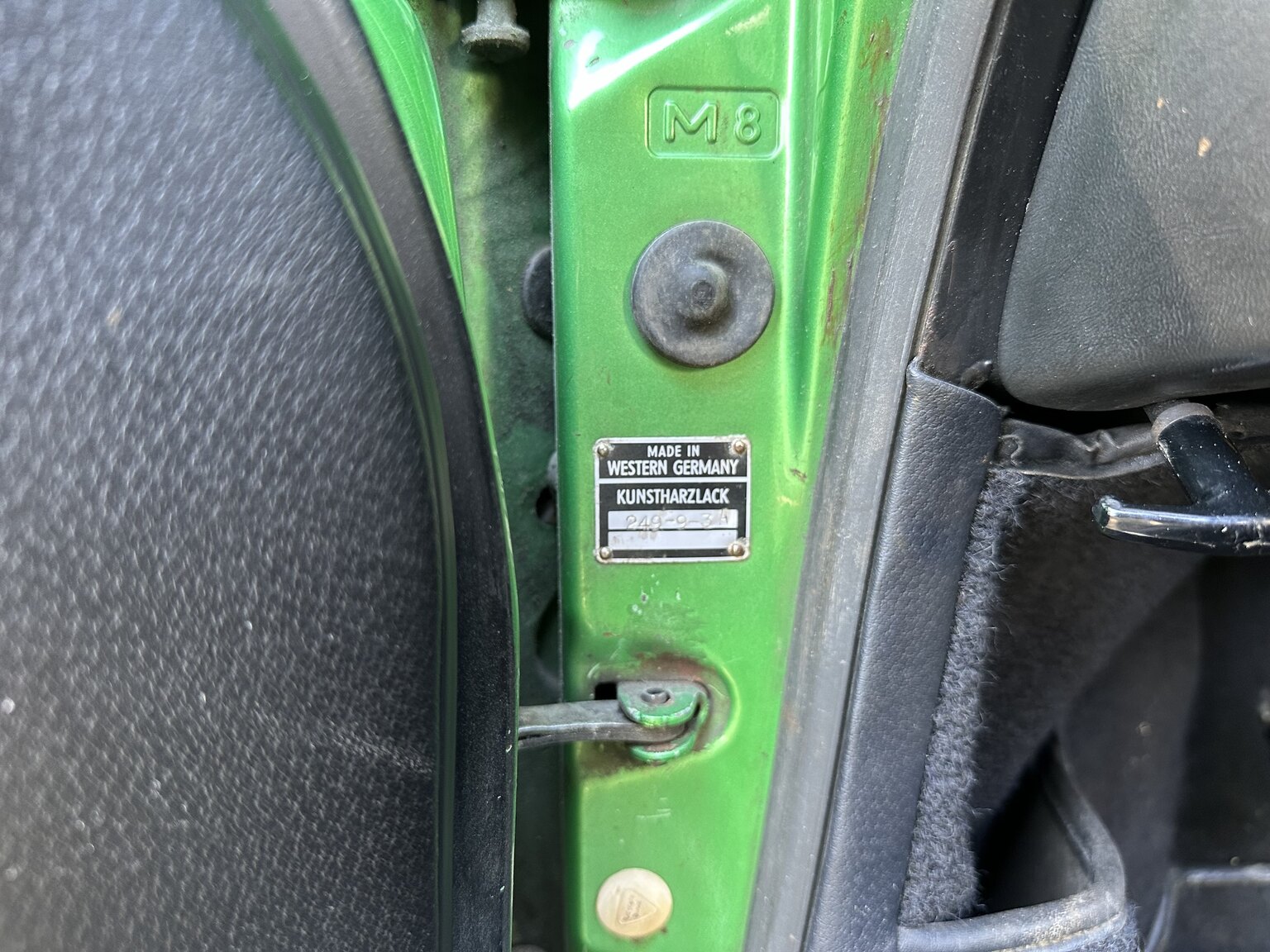 Interior image of 1975 Porsche 911 (7)