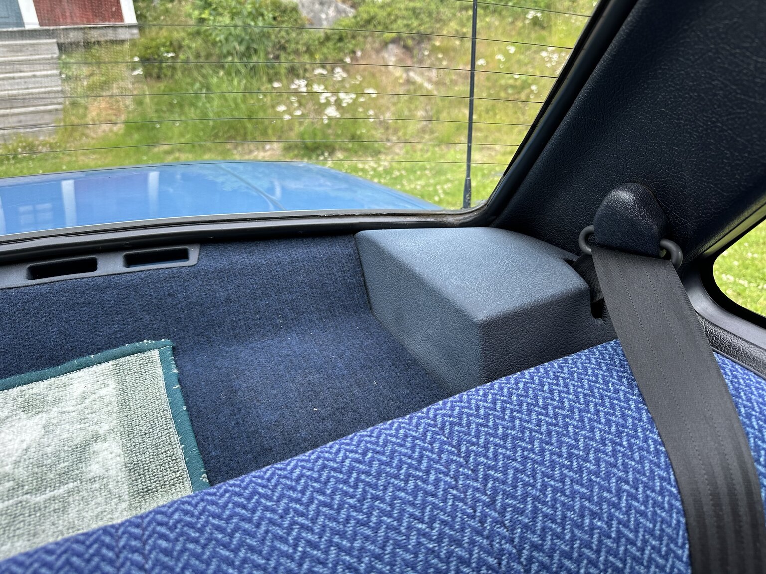 Interior image of 1986 Volvo 244
