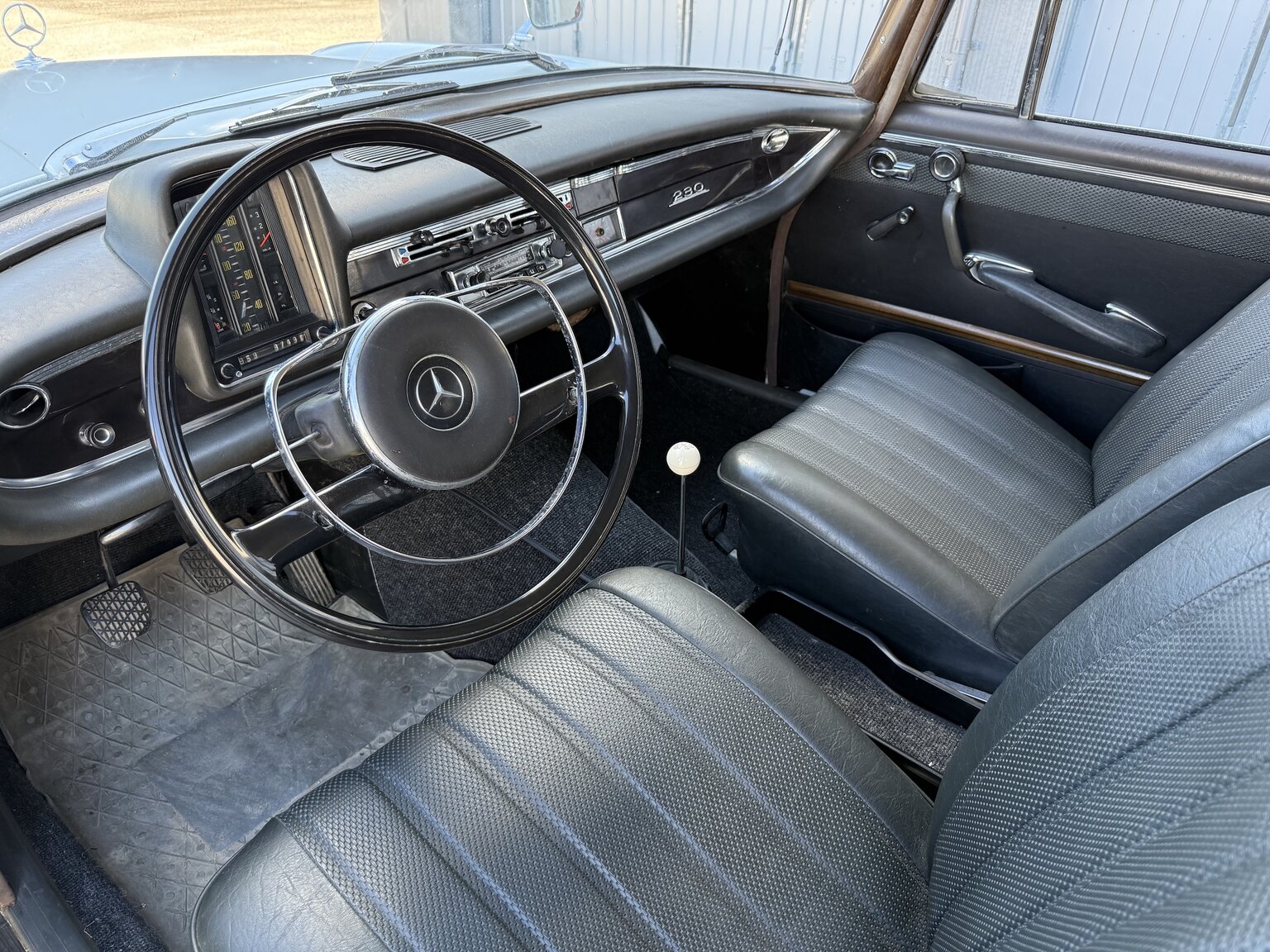 Interior image of 1967 Mercedes-Benz 230 Safari
