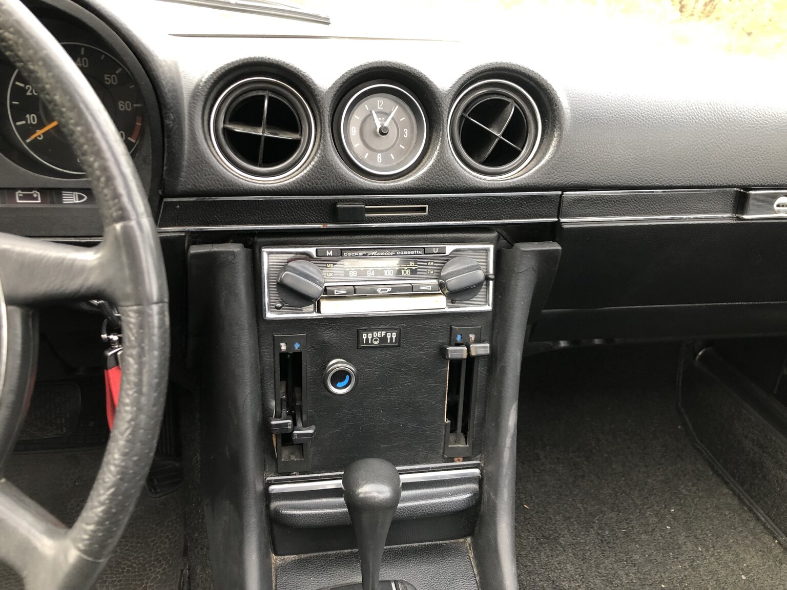 Interiörbild 1972 Mercedes-Benz 350 SL