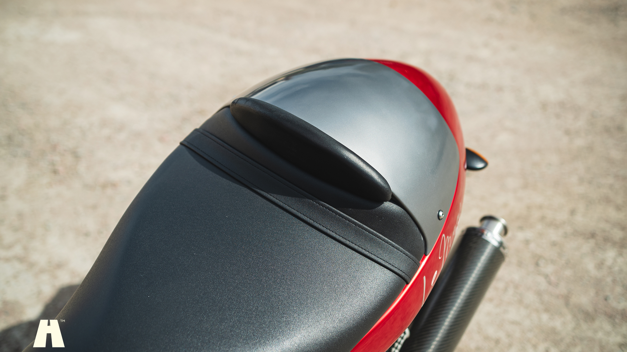 Exterior image of 2002 Moto Guzzi V11 Le Mans (54)