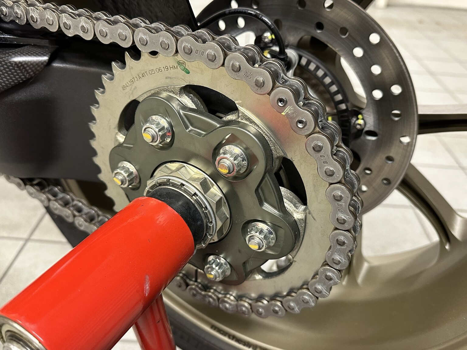 Image of 2020 Ducati Panigale V4 25° Anniversario (10) mechanics