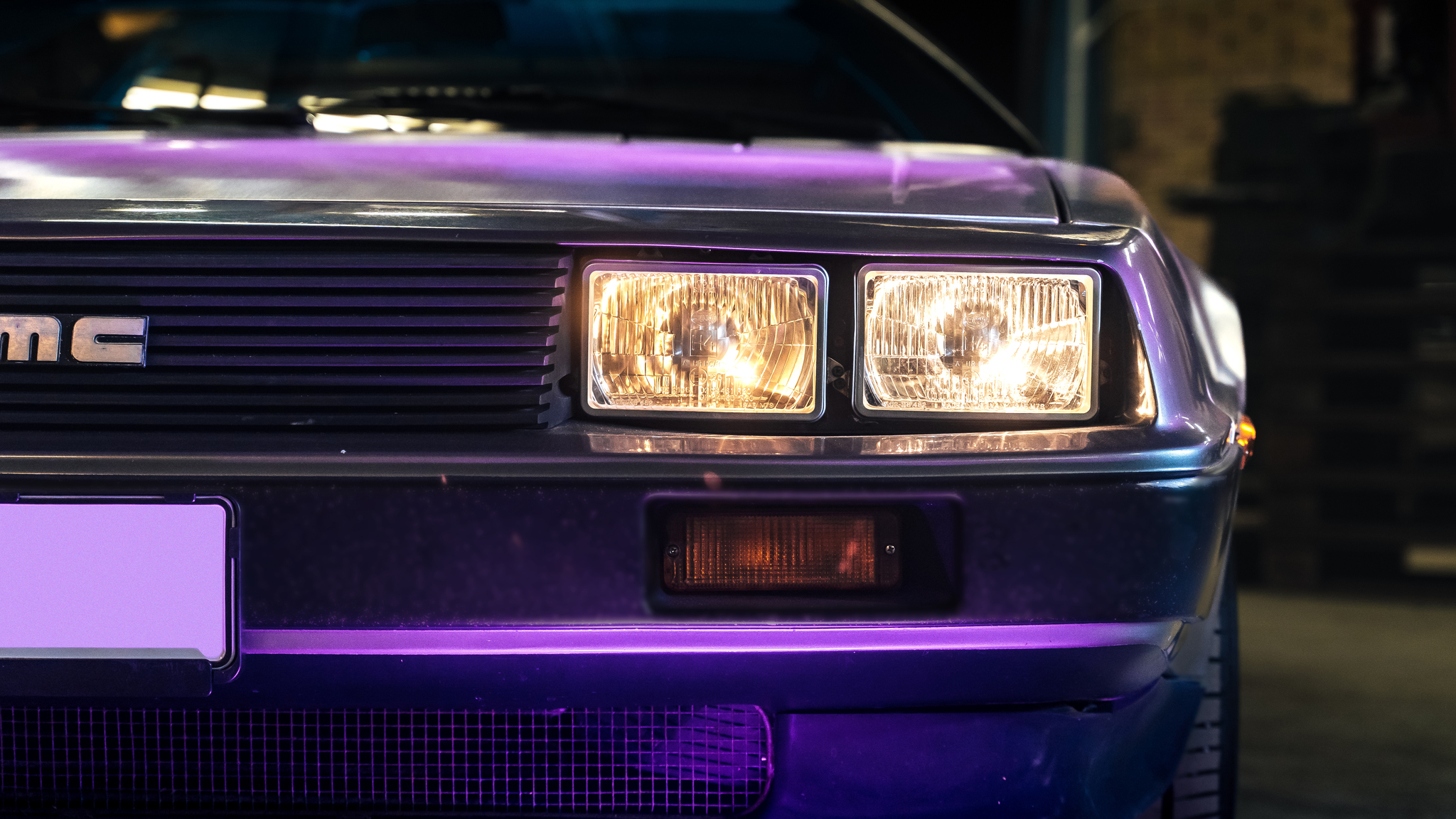 Exterior image of 1981 DMC DeLorean 
