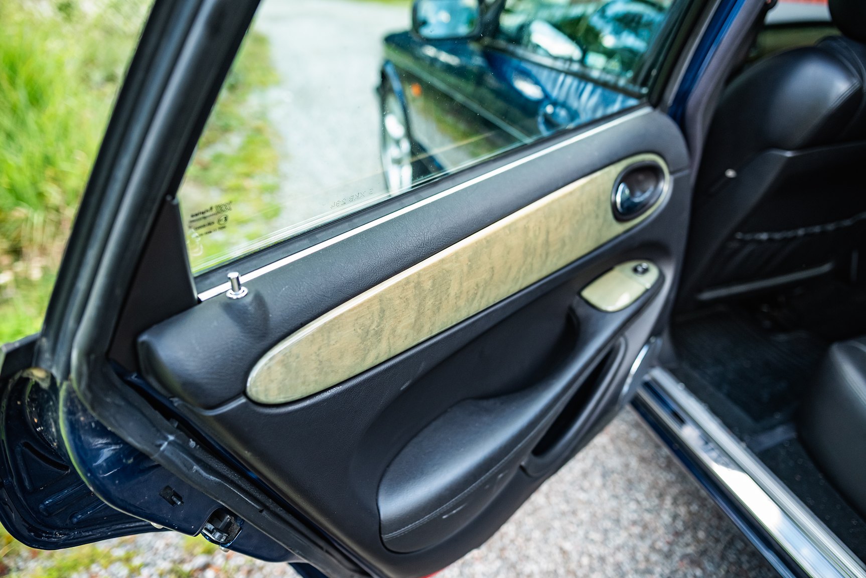 Interior image of 2001 Jaguar XJR