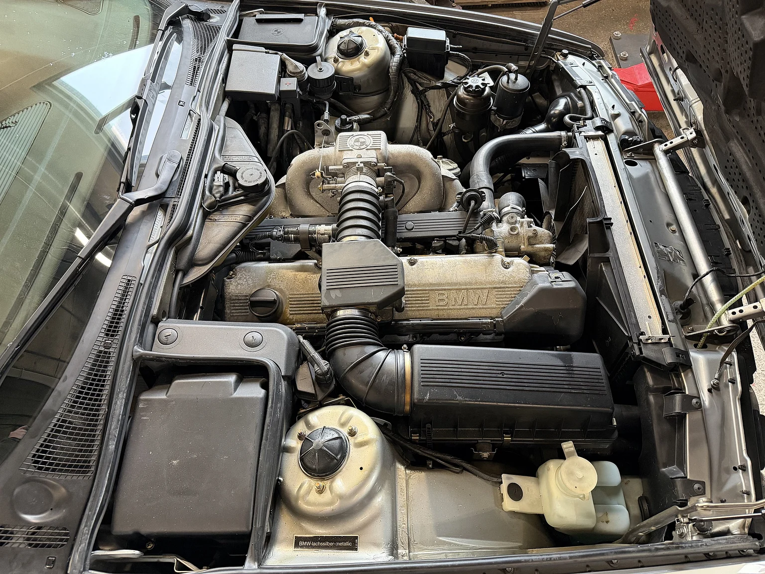 Image of 1988 BMW 535i - NO RESERVE (2) mechanics