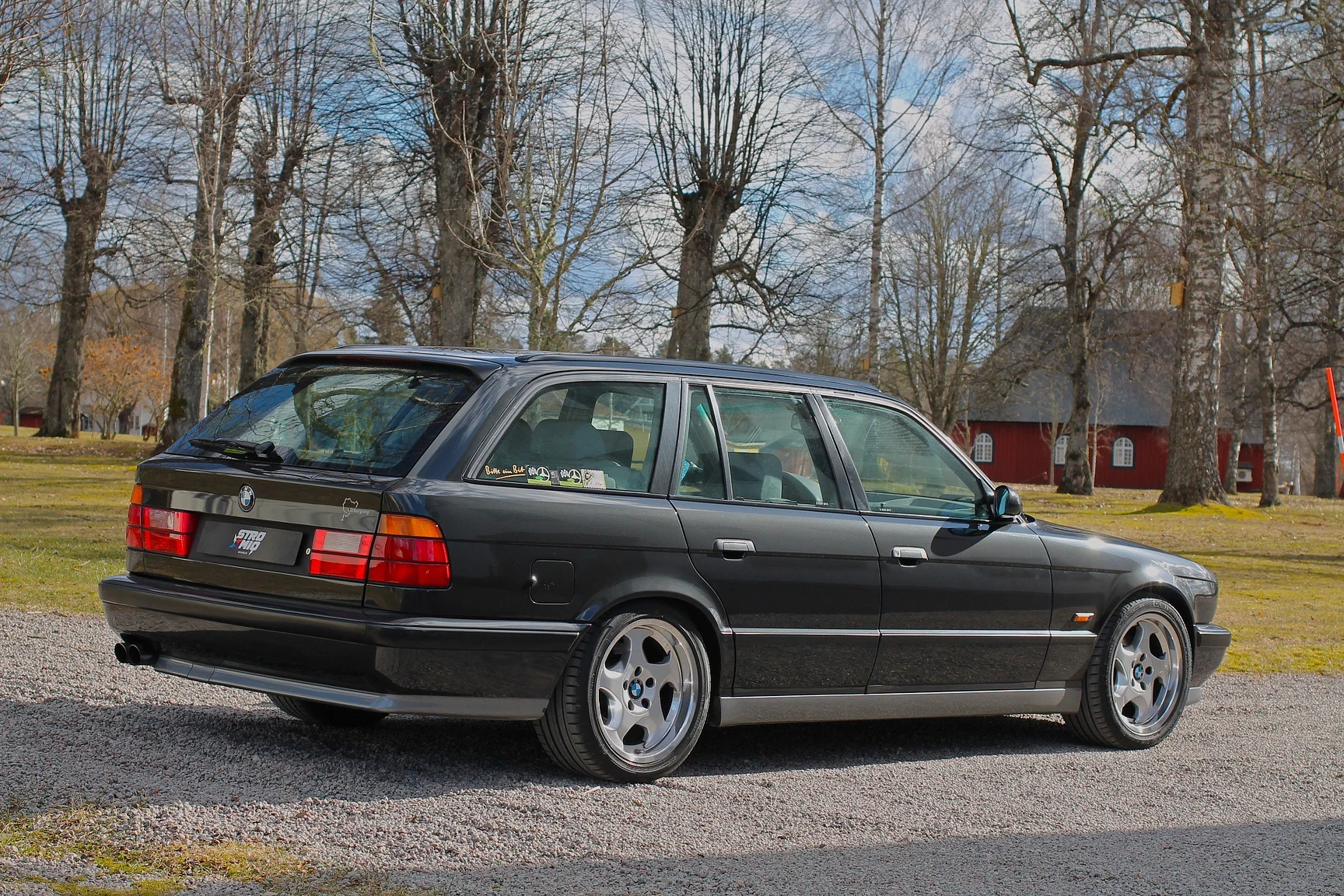 Exteriörbild på 1993 BMW E34 M5 Touring  (29)