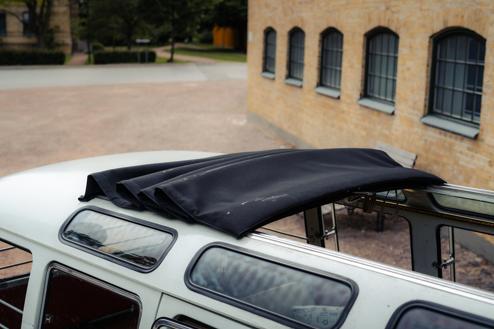 Aussenfoto 1964 Volkswagen Kleinbus Transporter 1500 Deluxe “21-fönsters Samba”