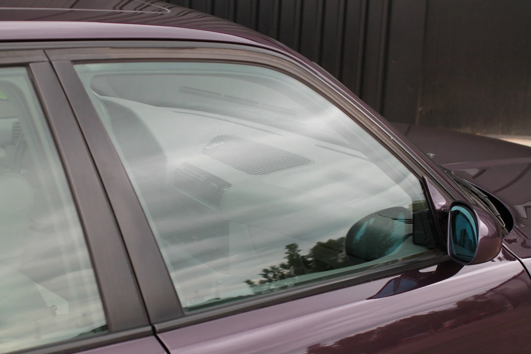 Exterior image of 1993 BMW M5 Touring 3.8 Manual (55)