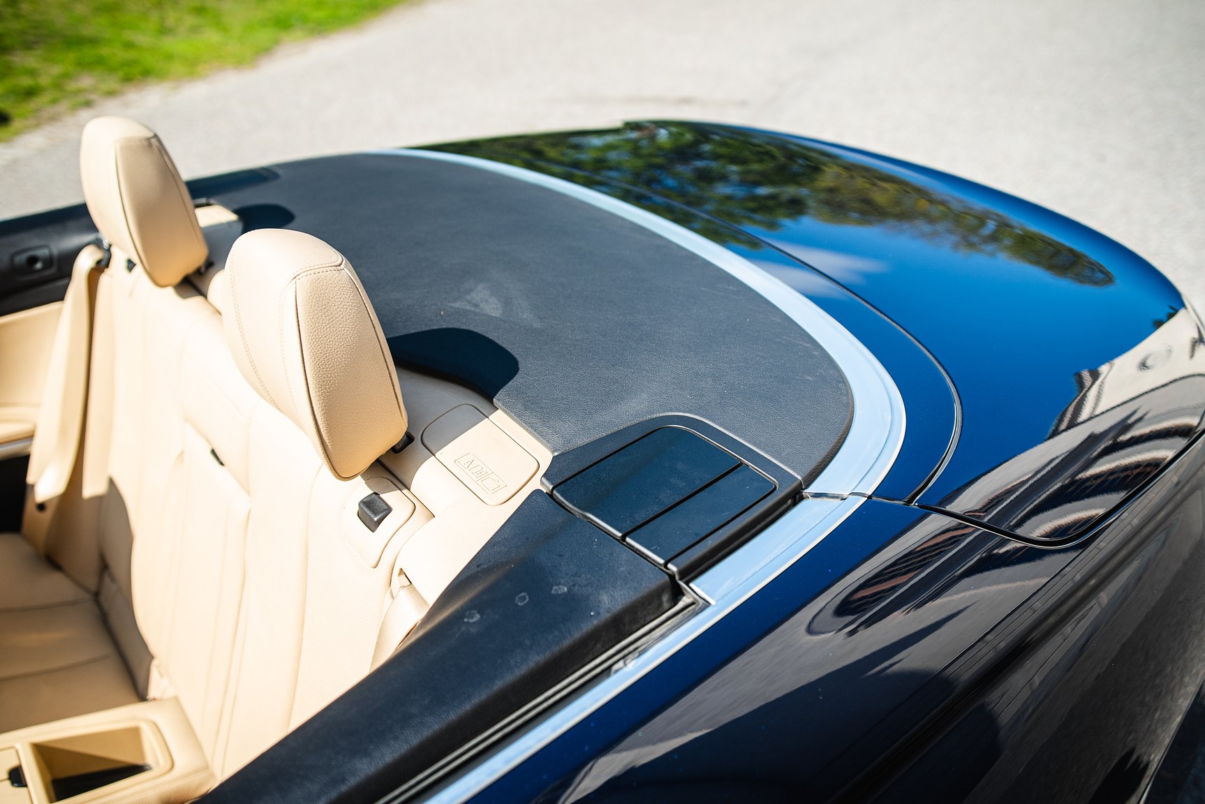 Exterior image of 2018 BMW 430i xDrive Convertible