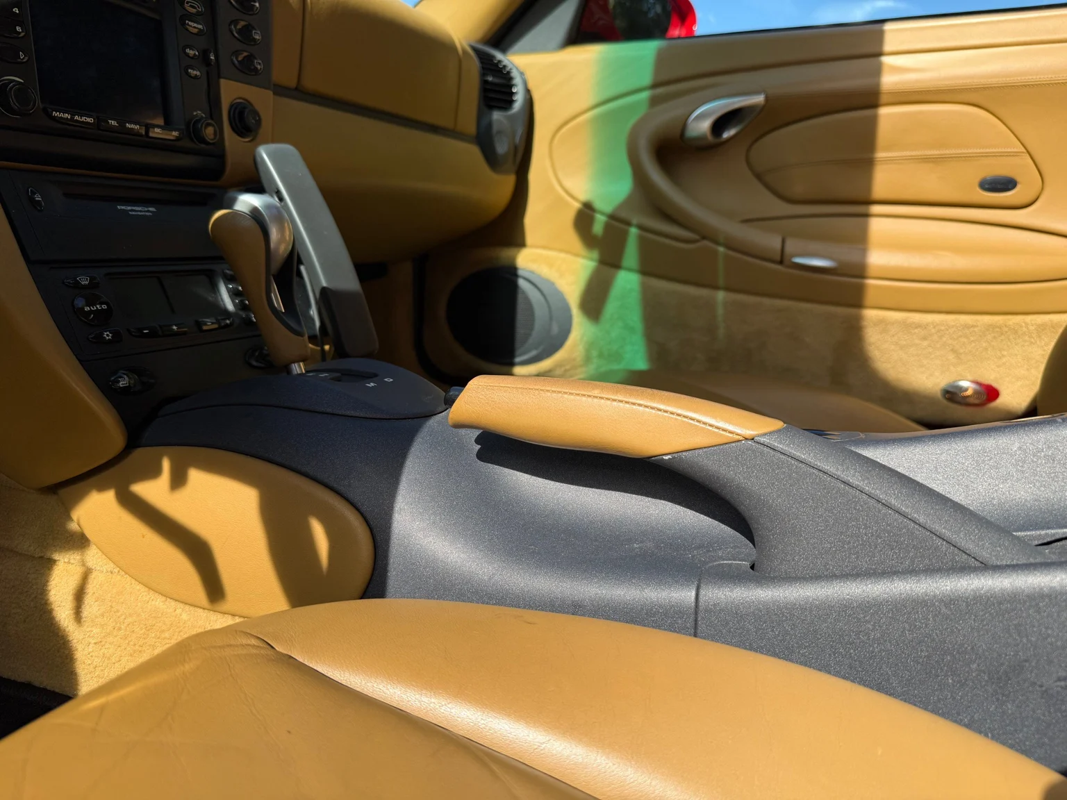 Innenraumfoto von 1998 Porsche 911 Carrera (18)