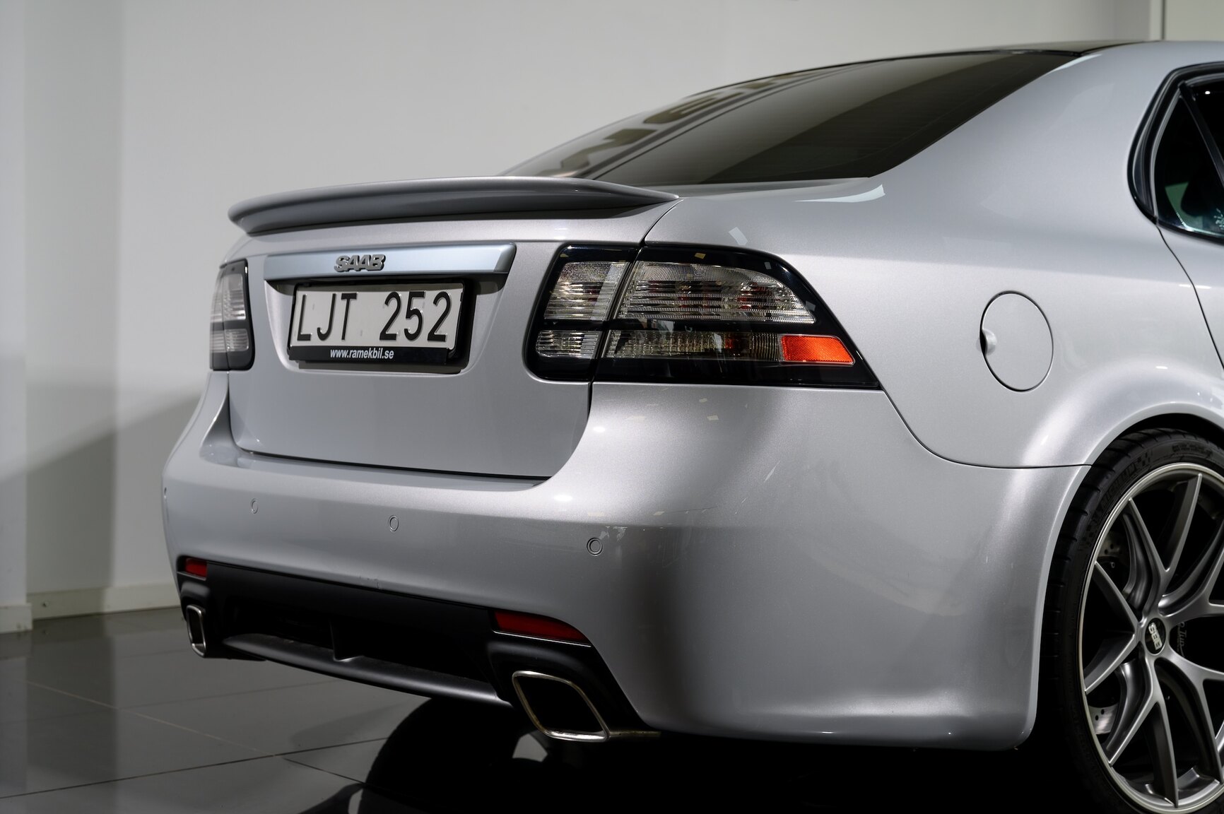Exterior image of 2008 SAAB 9-3 Aero SportSedan Silver Beast SFRO