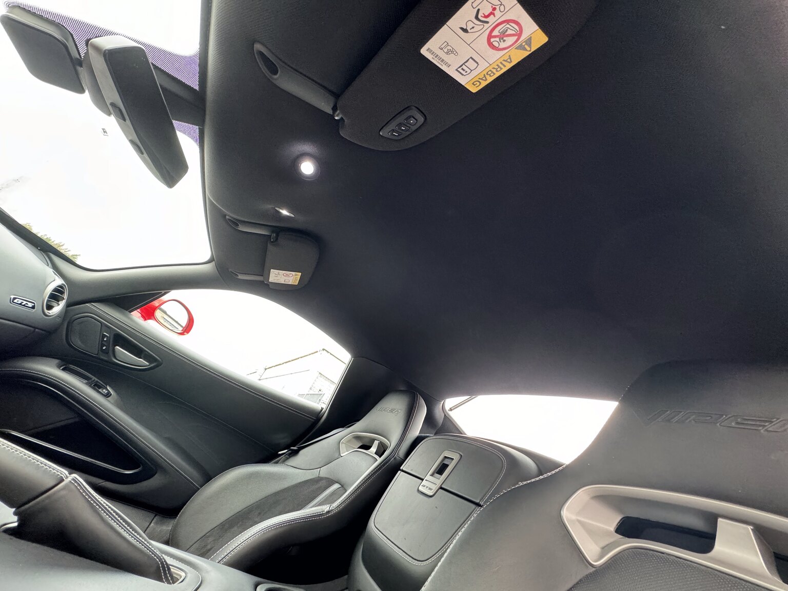 Interior image of 2014 Dodge Viper GTS (30)