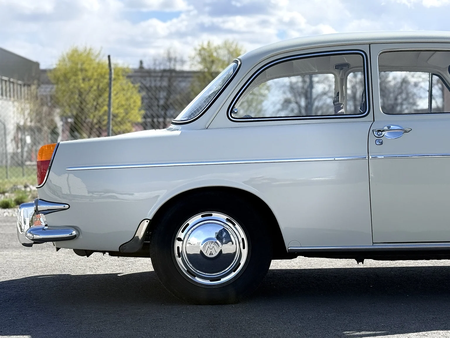 Aussenfoto 1965 Volkswagen 1500 Limousine 311 Notchback (36)