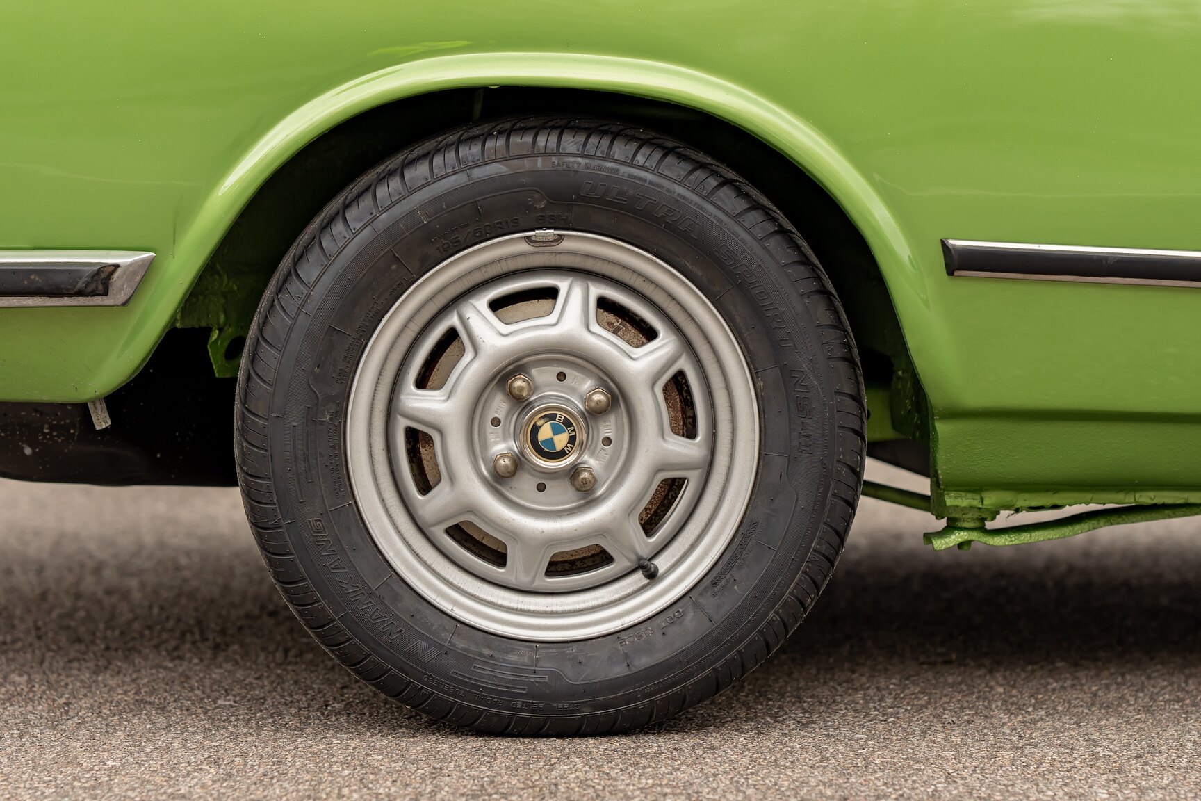 Exteriörbild på 1975 BMW 2002