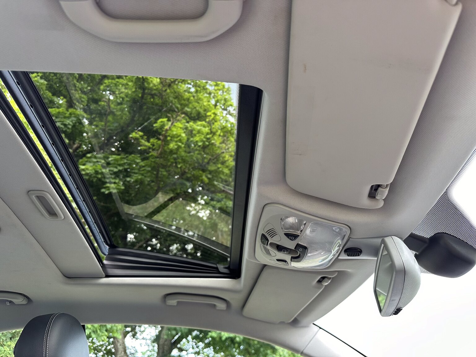 Innenraumfoto von 2003 Mercedes CLK 500