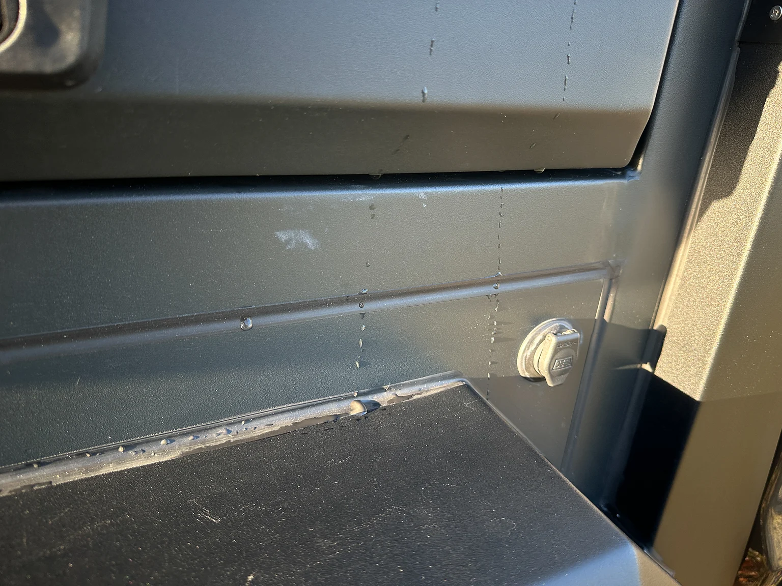 Exterior image of 2020 Northea Camper Expedition Volkswagen Amarok (121)