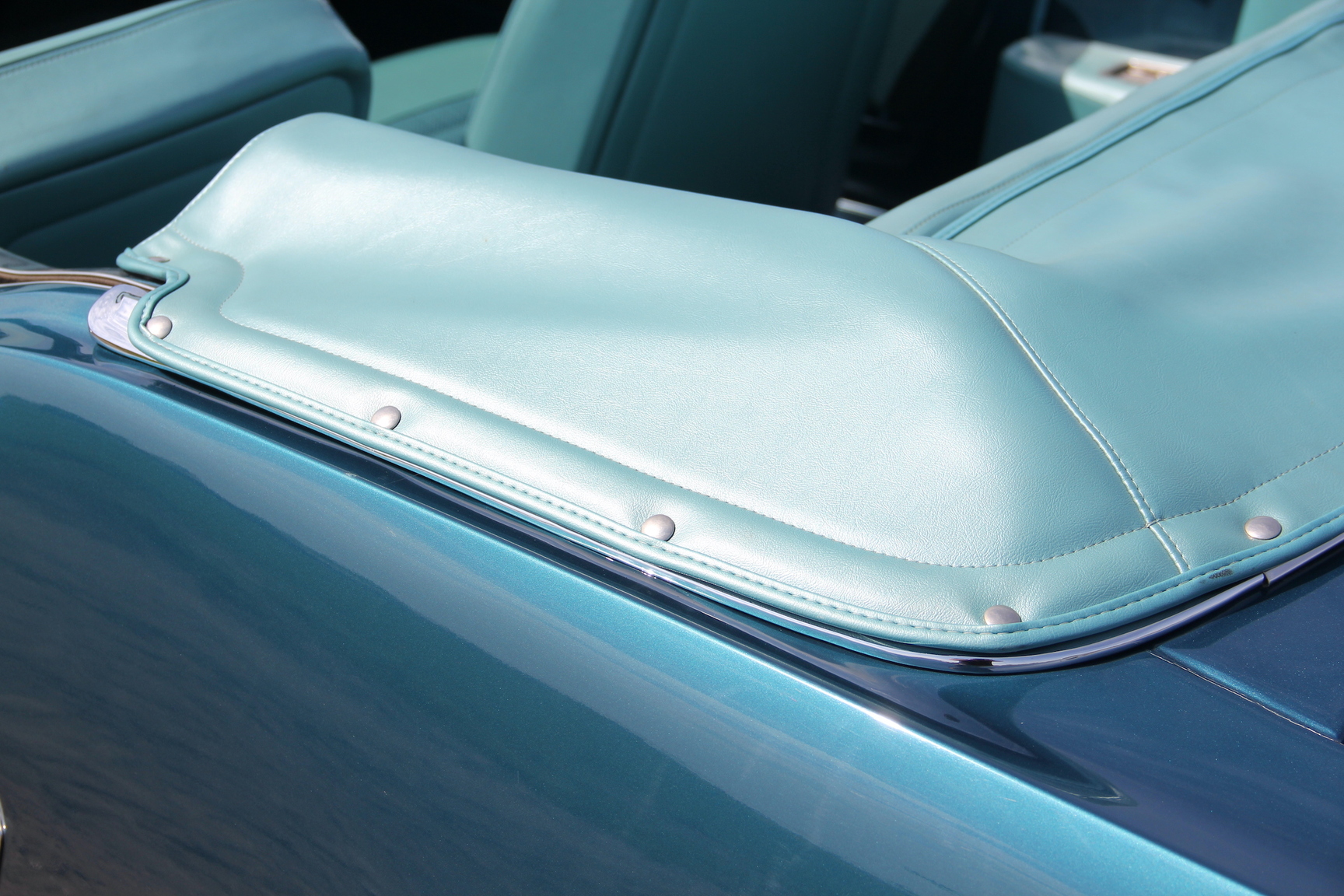 Exteriörbild på 1966 Ford Mustang 289 Cabriolet (28)