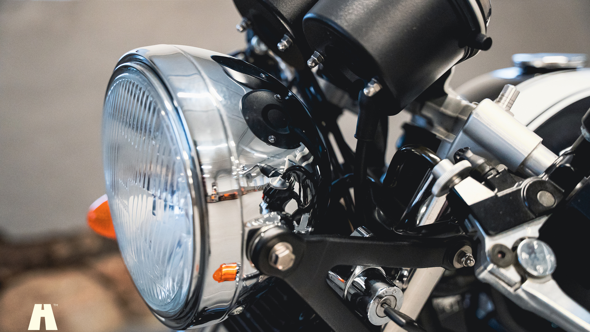 Exterior image of 2007 Triumph Thruxton 900 (15)