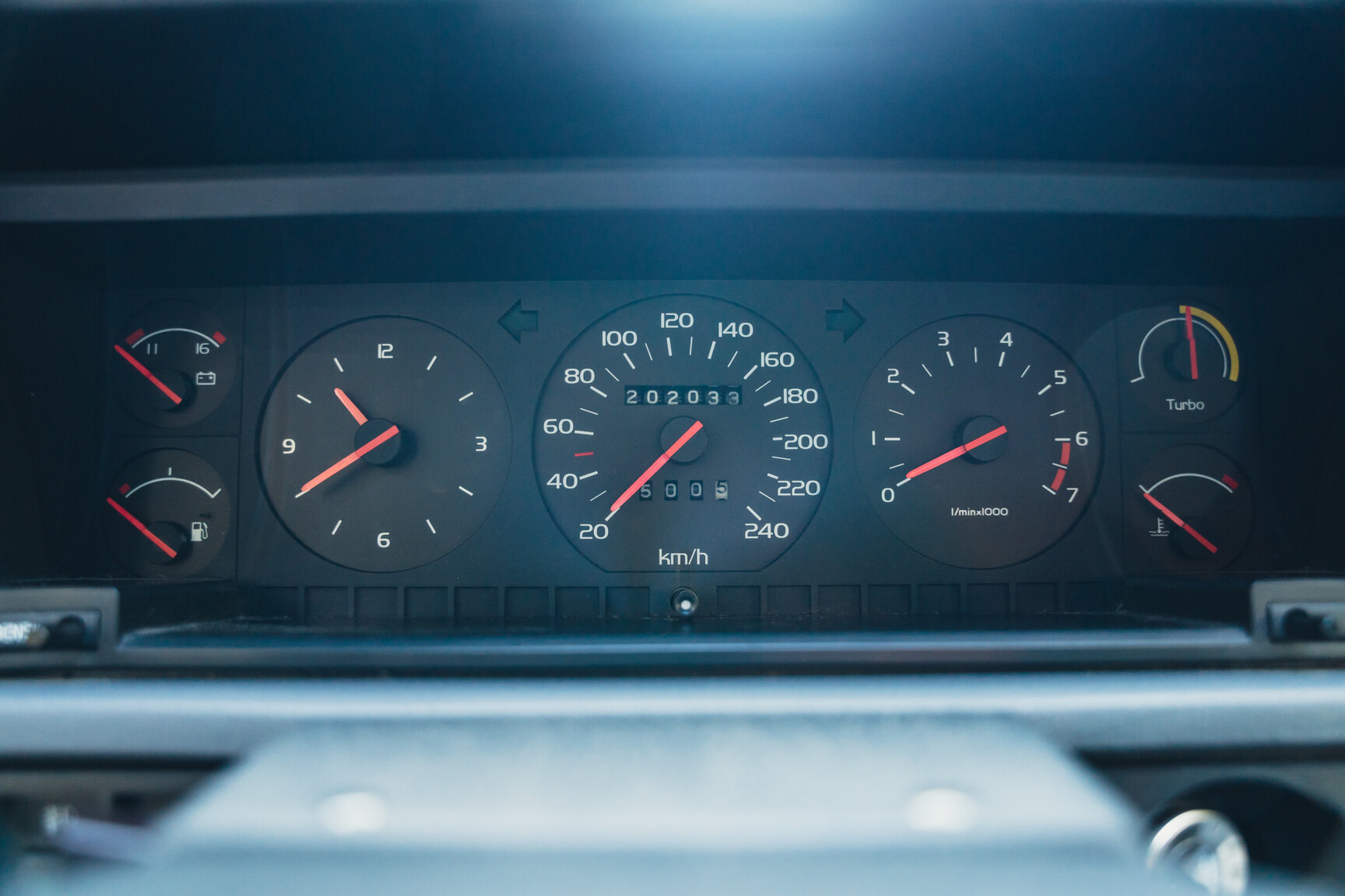 Interior image of 1990 VOLVO 740 Turbo