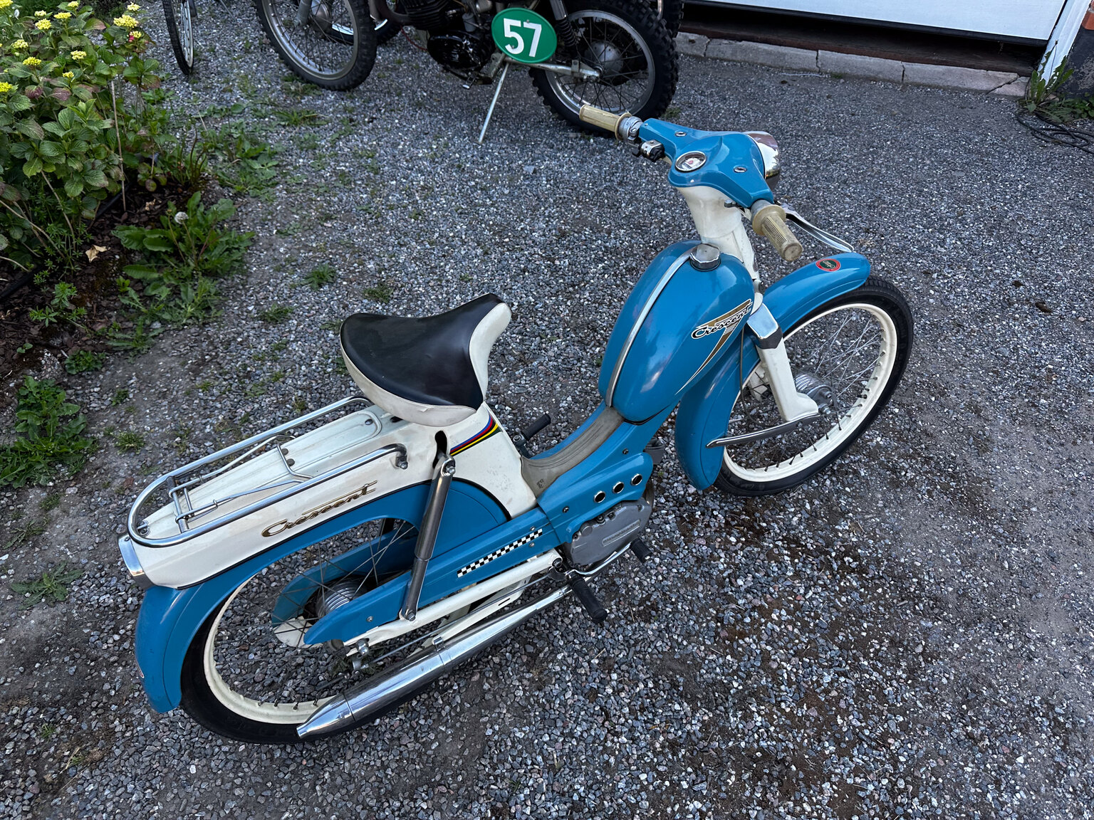 Aussenfoto 1963 Crescent 1163 Raket
