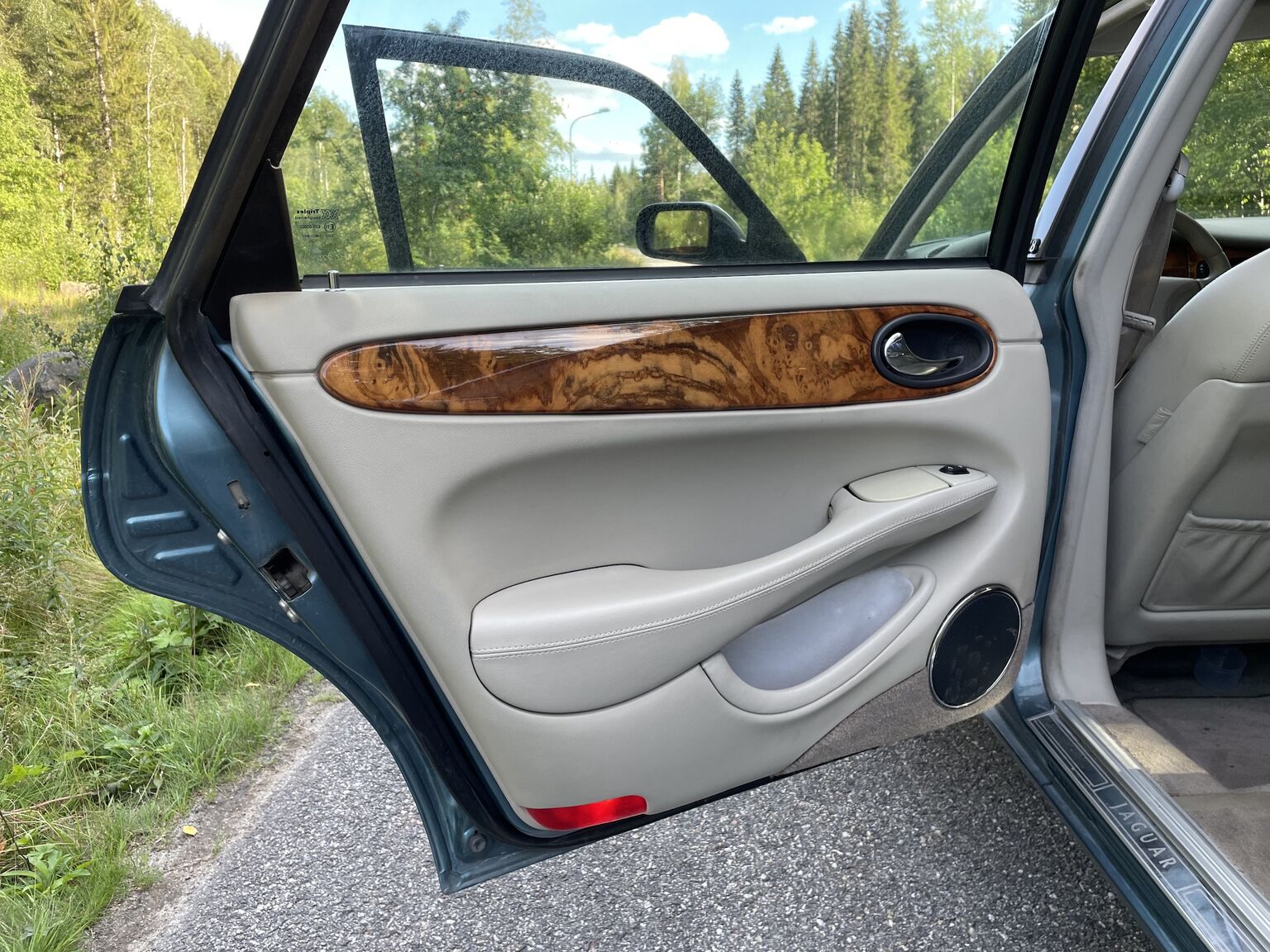 Innenraumfoto von 1998 Jaguar XJ8 Sovereign (36)
