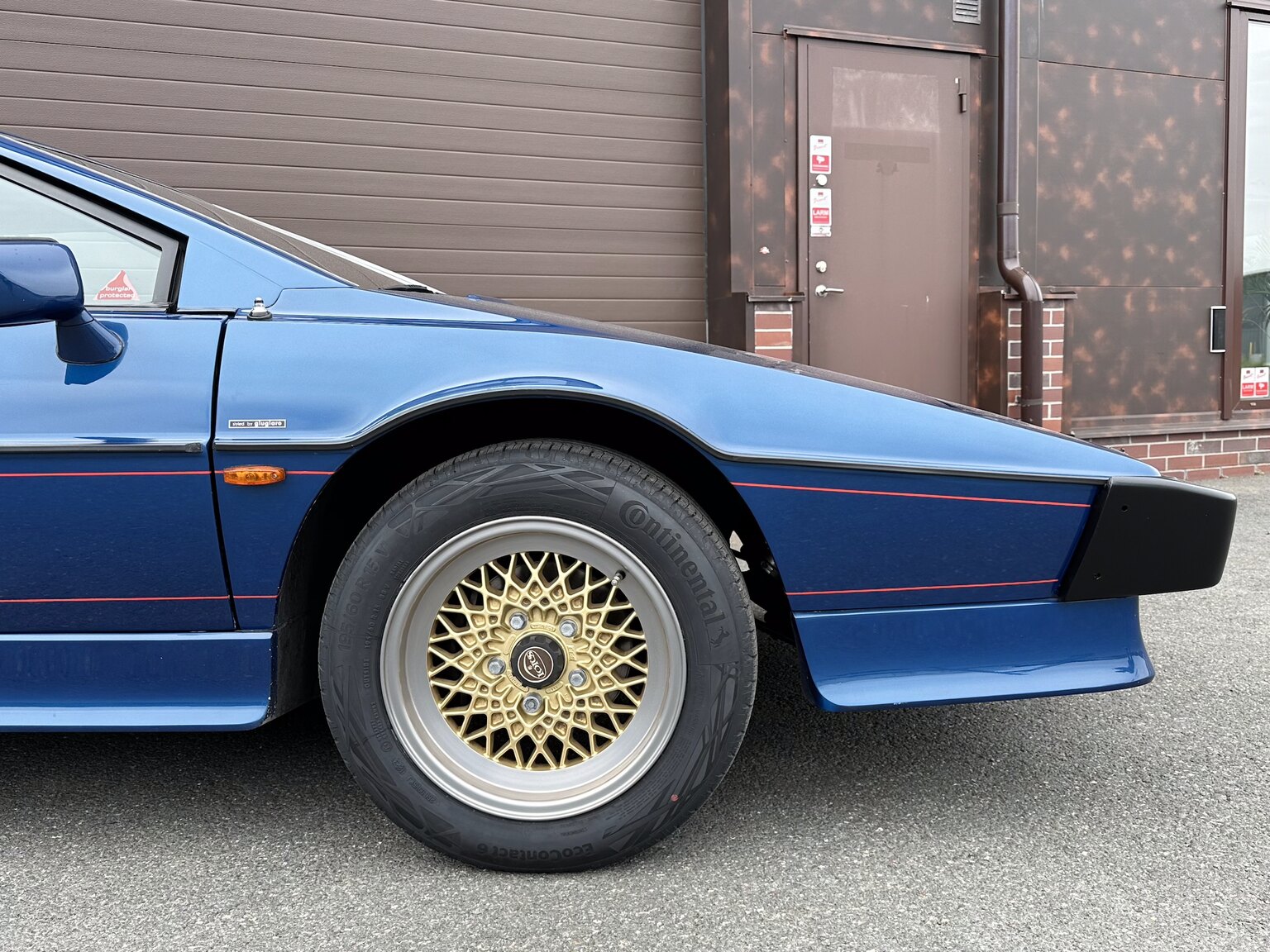 Exterior image of 1987 Lotus Esprit Turbo HCi (82)