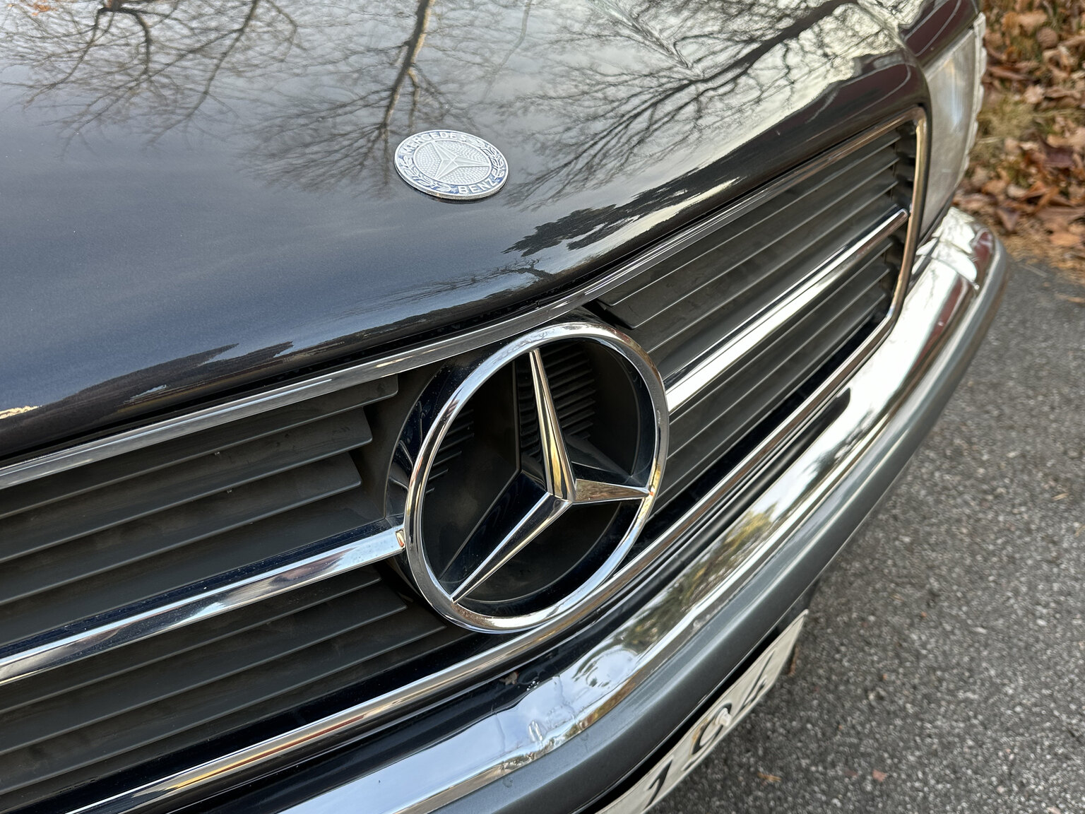 Exteriörbild på 1988 Mercedes 560 SEC