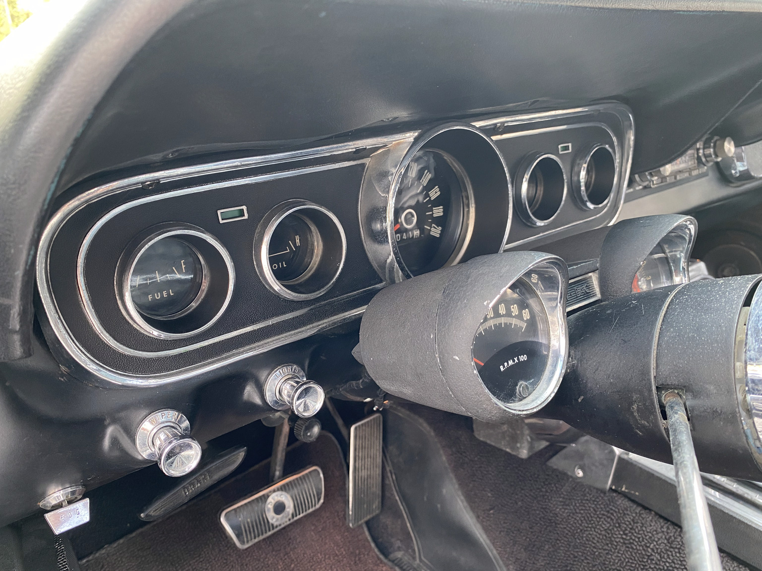 Interior image of 1966 Ford Mustang Fastback GT-clone (18)