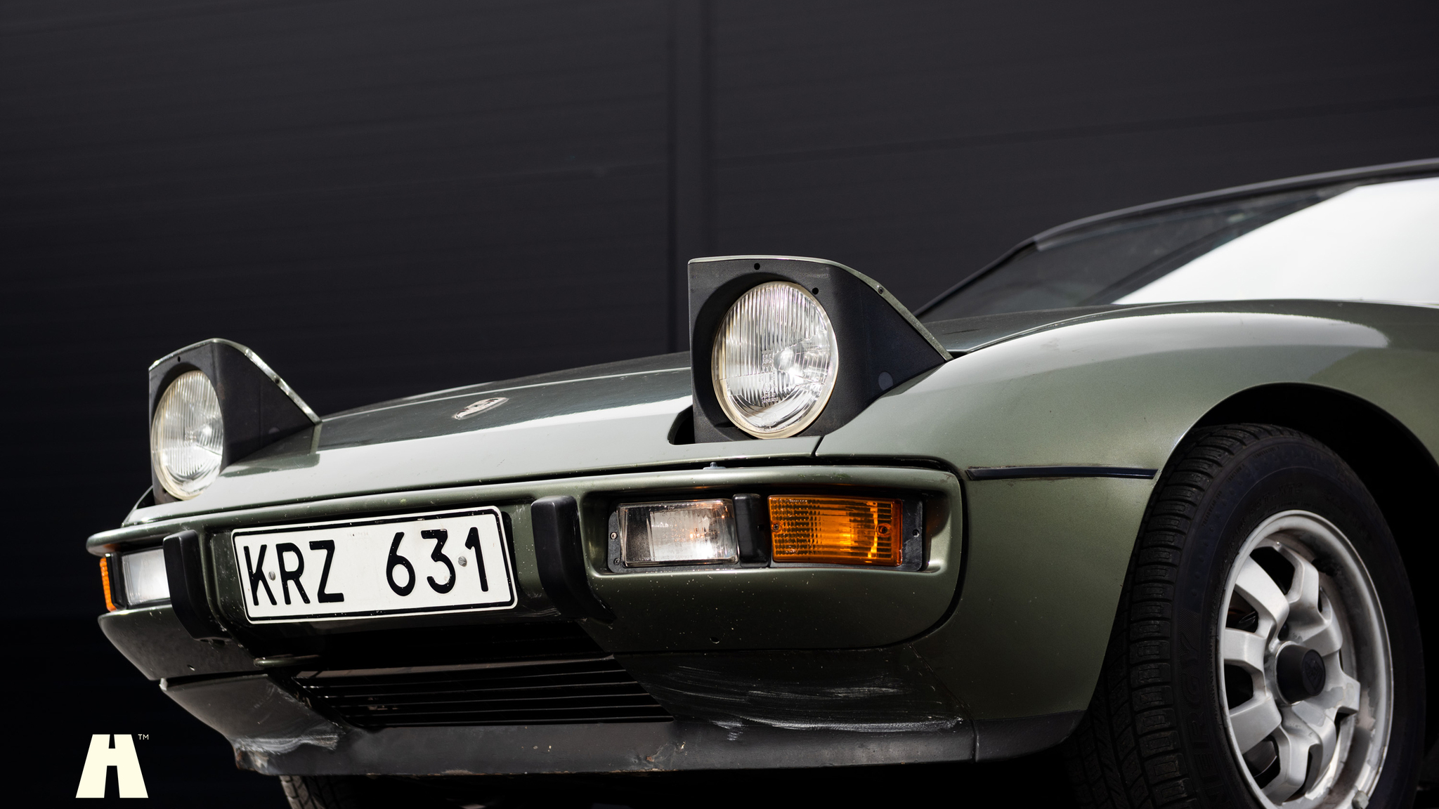 Exterior image of 1981 Porsche 924 (8)