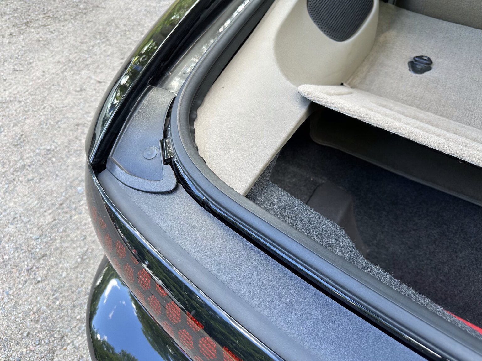 Interior image of 2000 Pontiac TransAm Firebird (38)