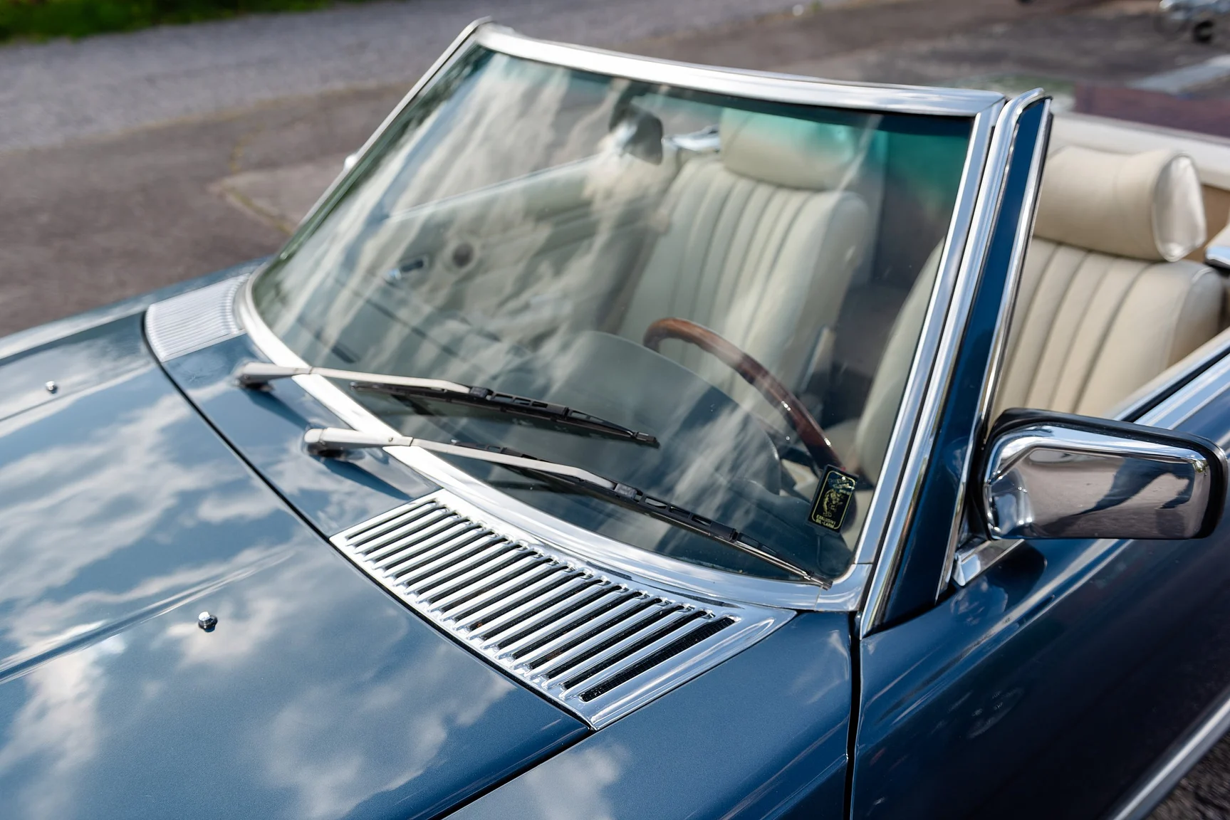 Aussenfoto 1975 Mercedes Benz 350 SL (32)