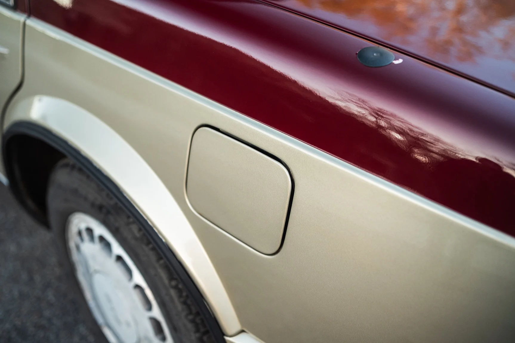 Exterior image of 1989 Cadillac Seville (38)