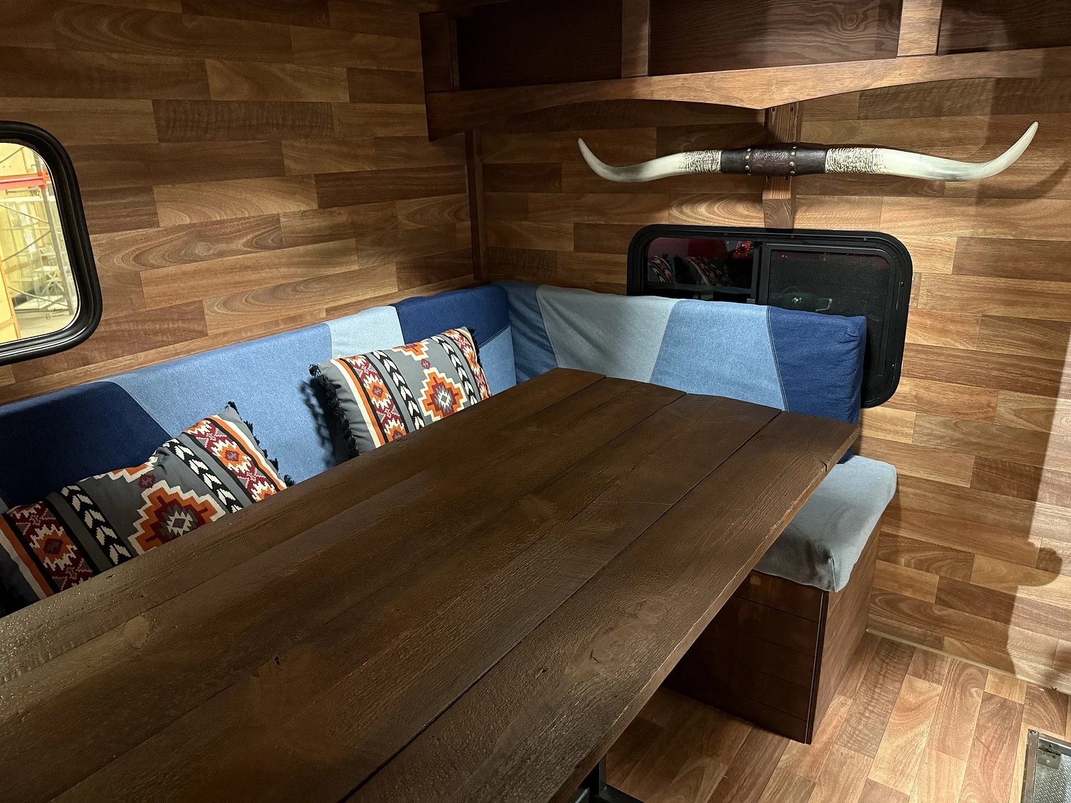 Interiörbild 2020 Dodge Ram 2500 Overland (58)