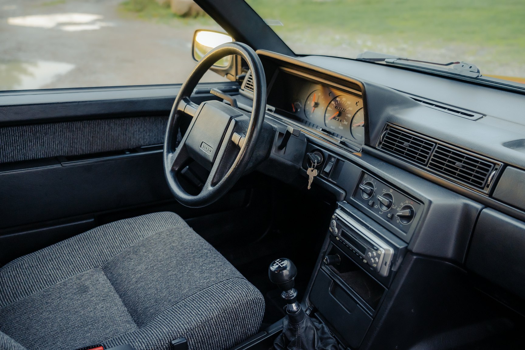 Interiörbild 1990 Volvo 740 GL